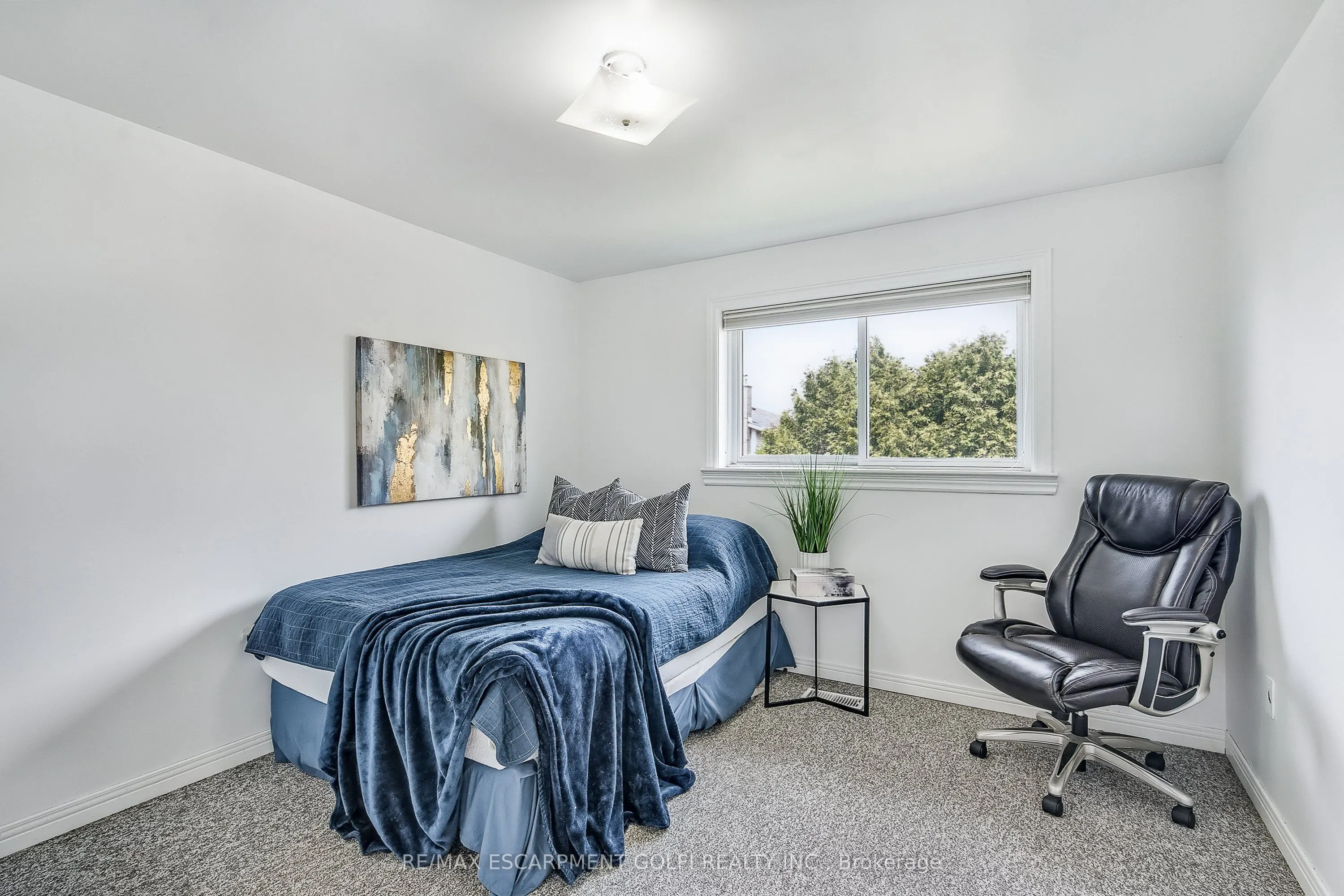 9 Valanna Court