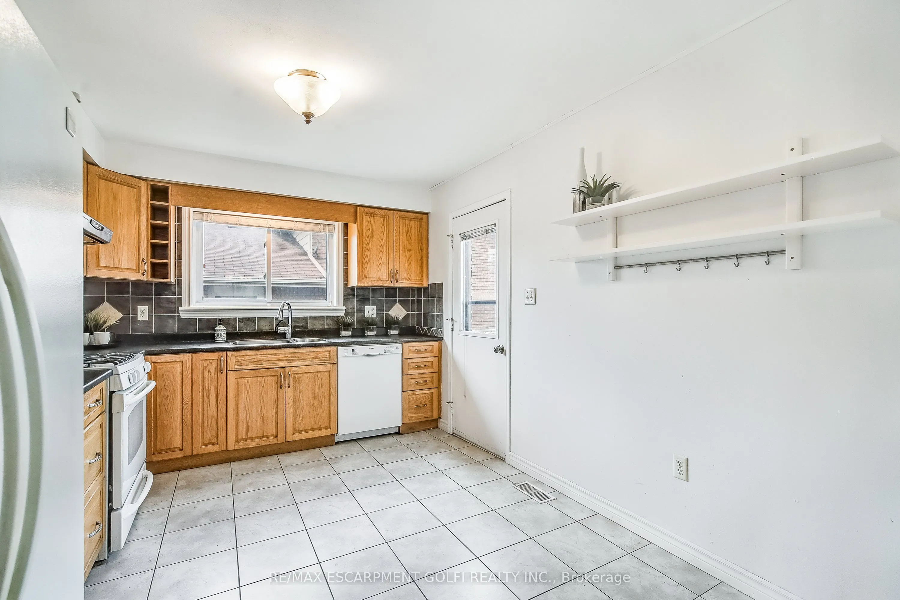 9 Valanna Court