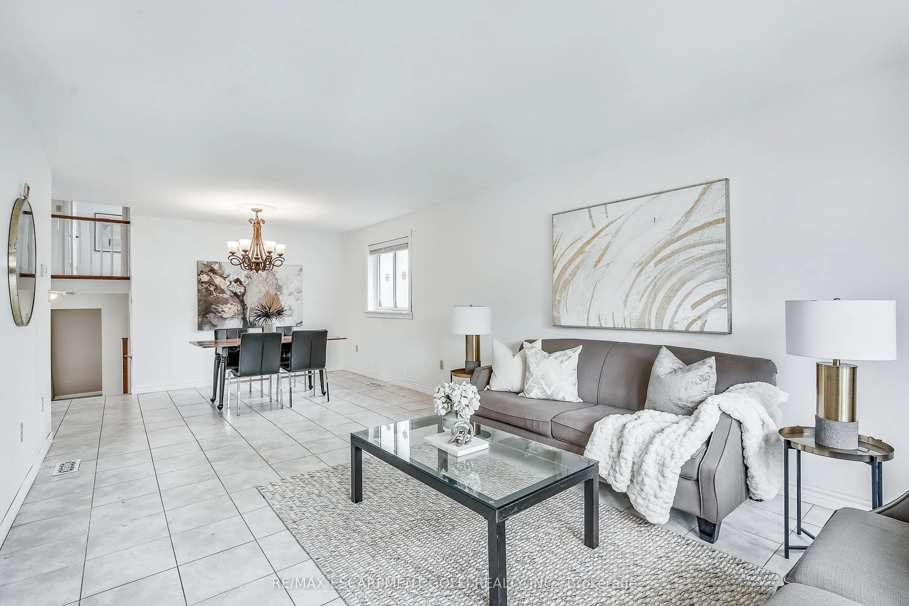 9 Valanna Court