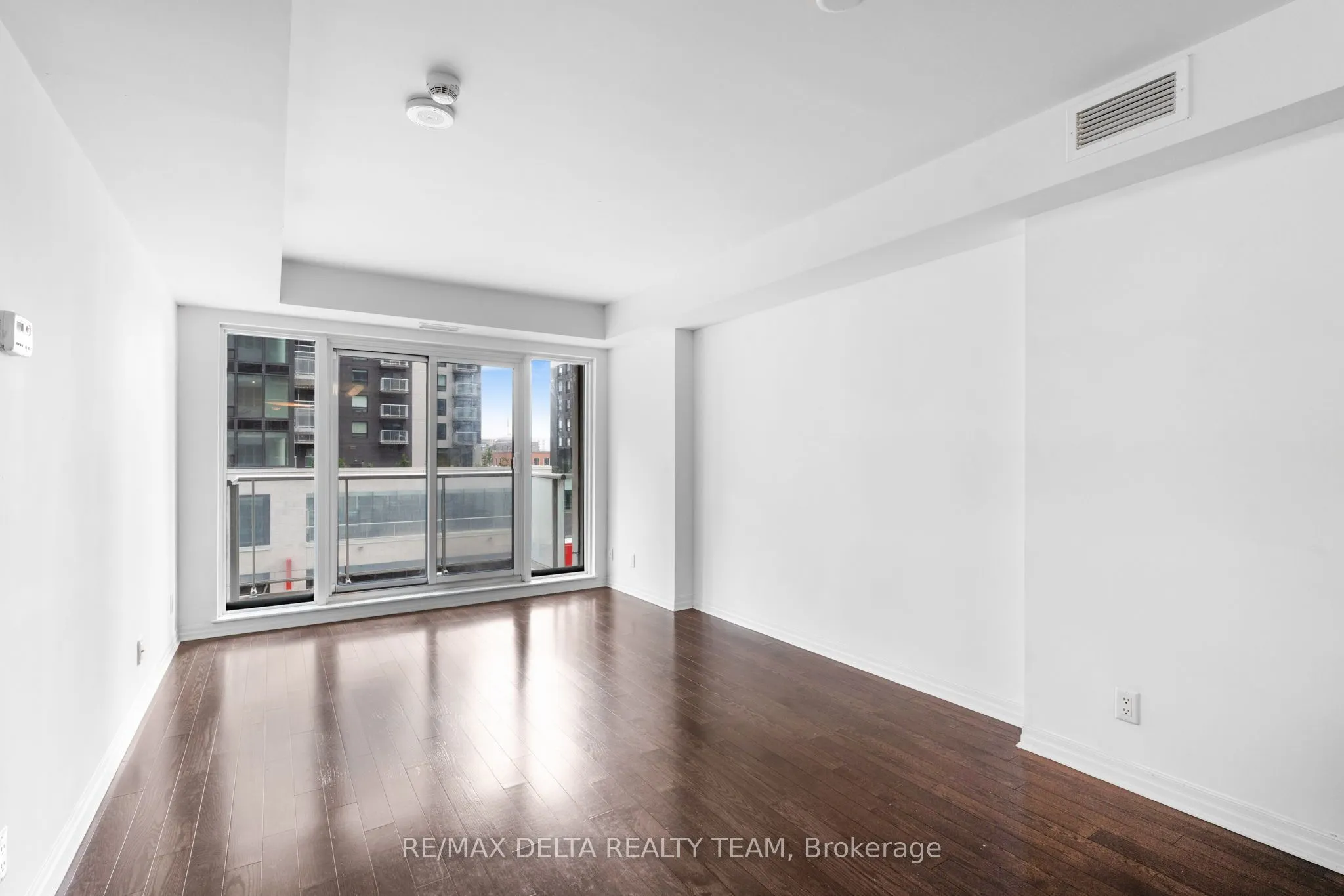 242 Rideau Street, #403