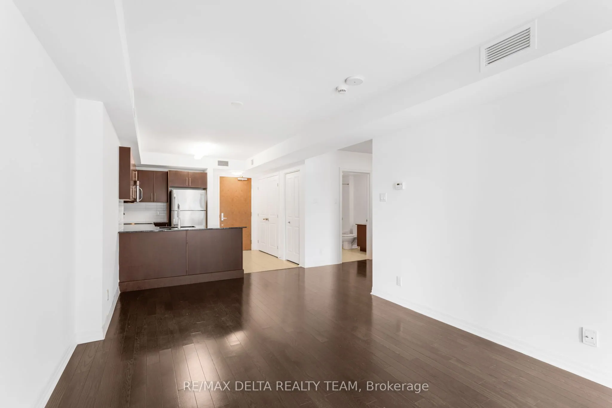 242 Rideau Street, #403