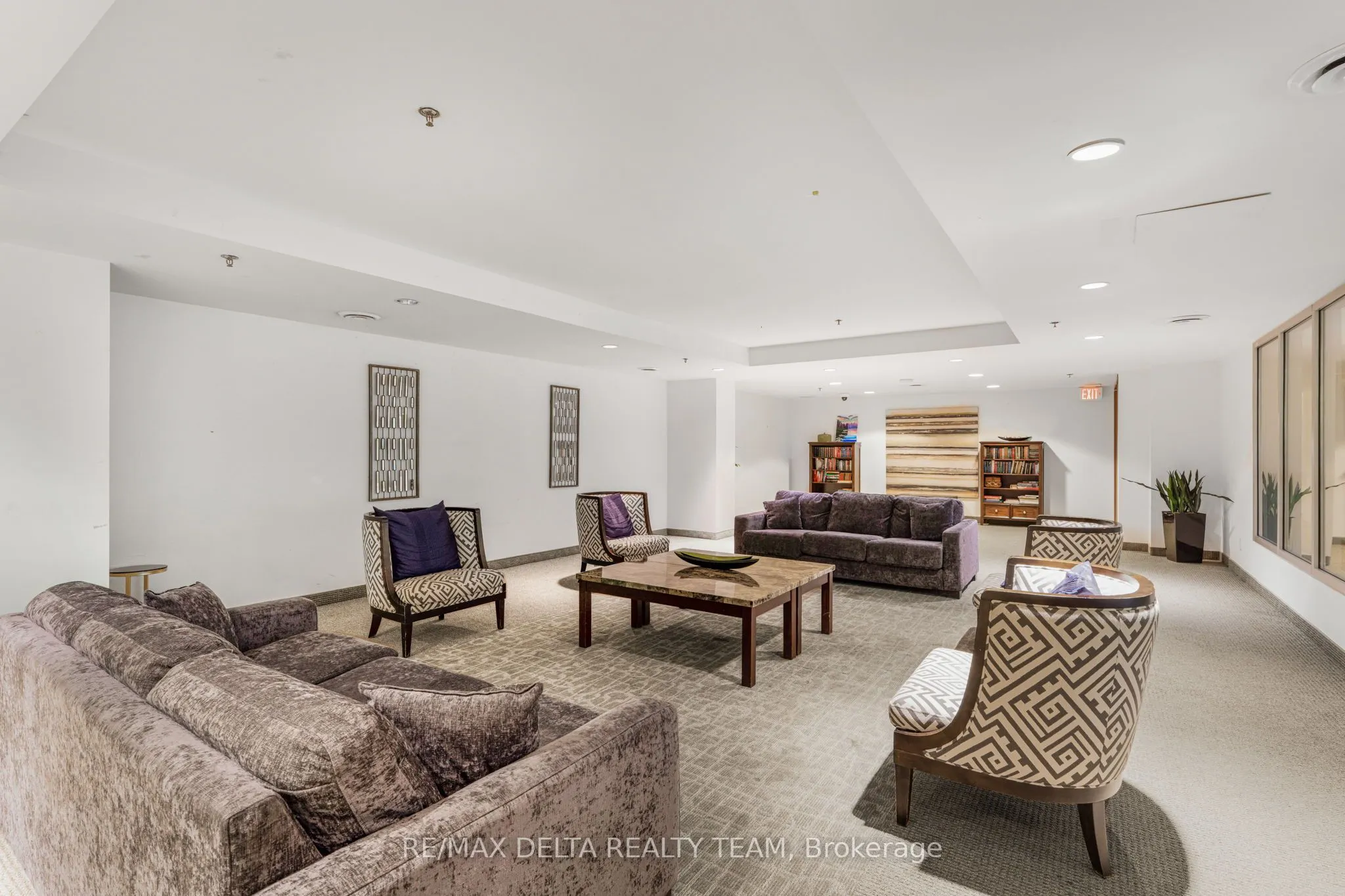 242 Rideau Street, #403