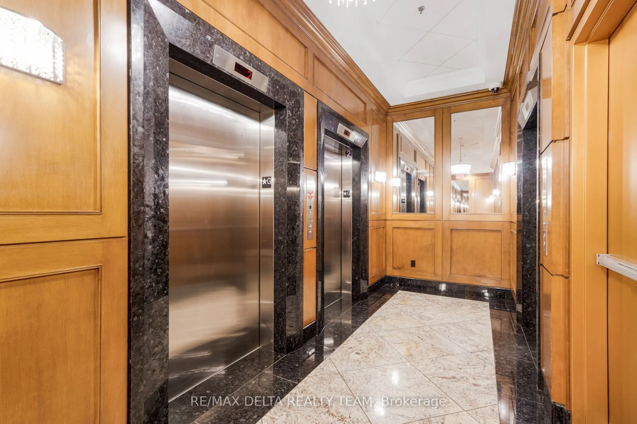 242 Rideau Street, #403