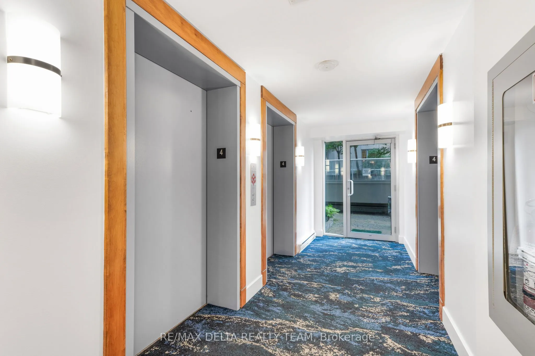 242 Rideau Street, #403
