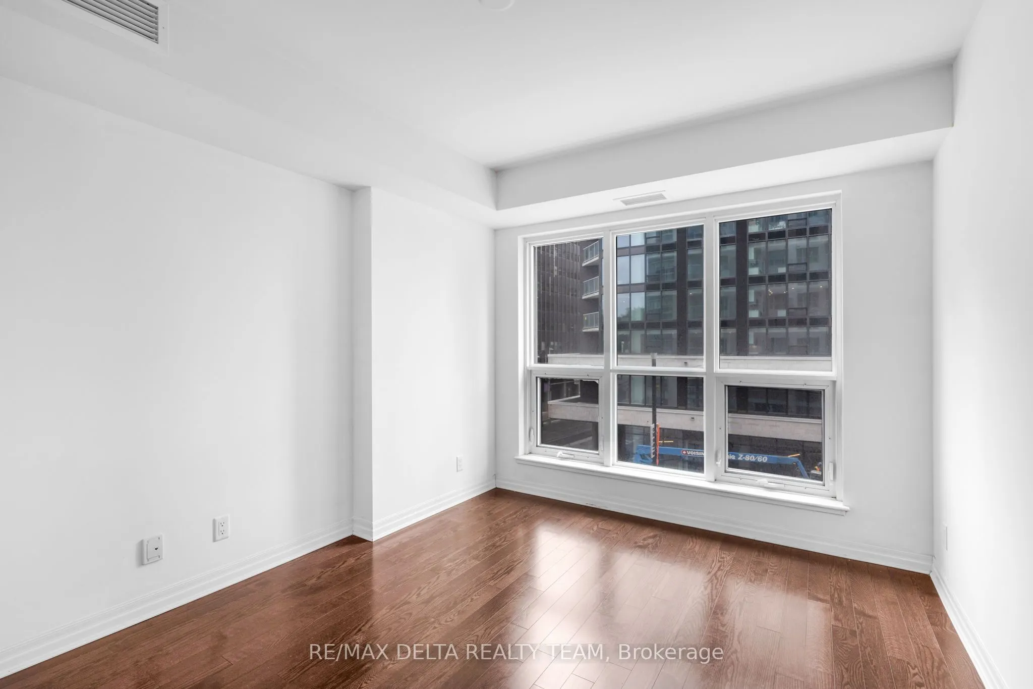 242 Rideau Street, #403