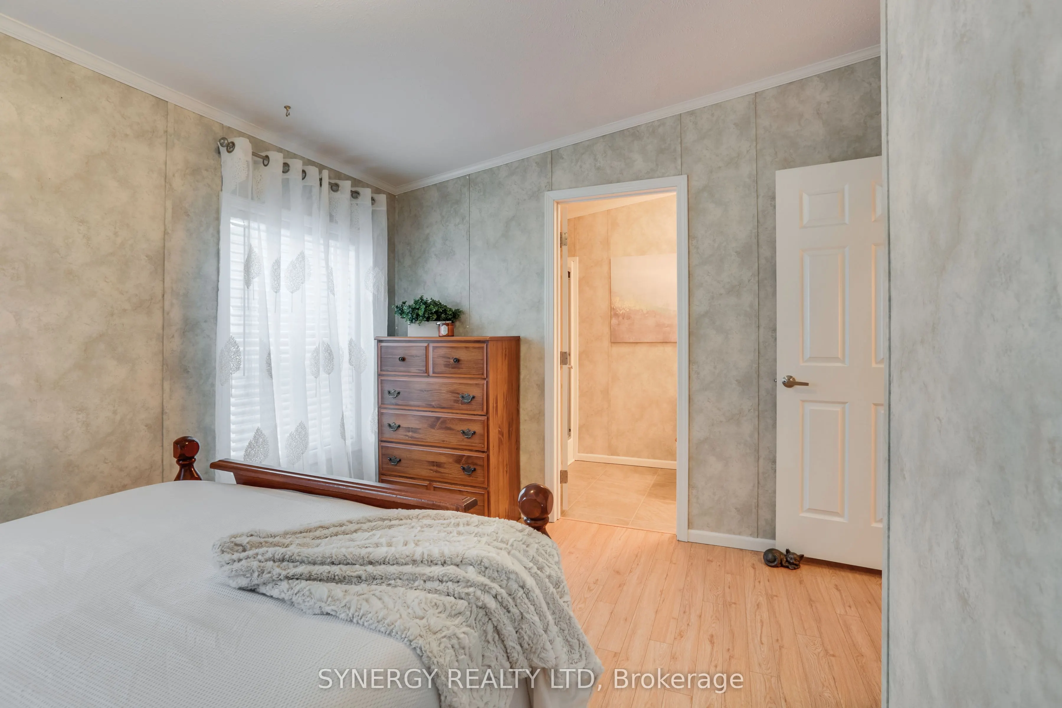 461 Richard Crescent