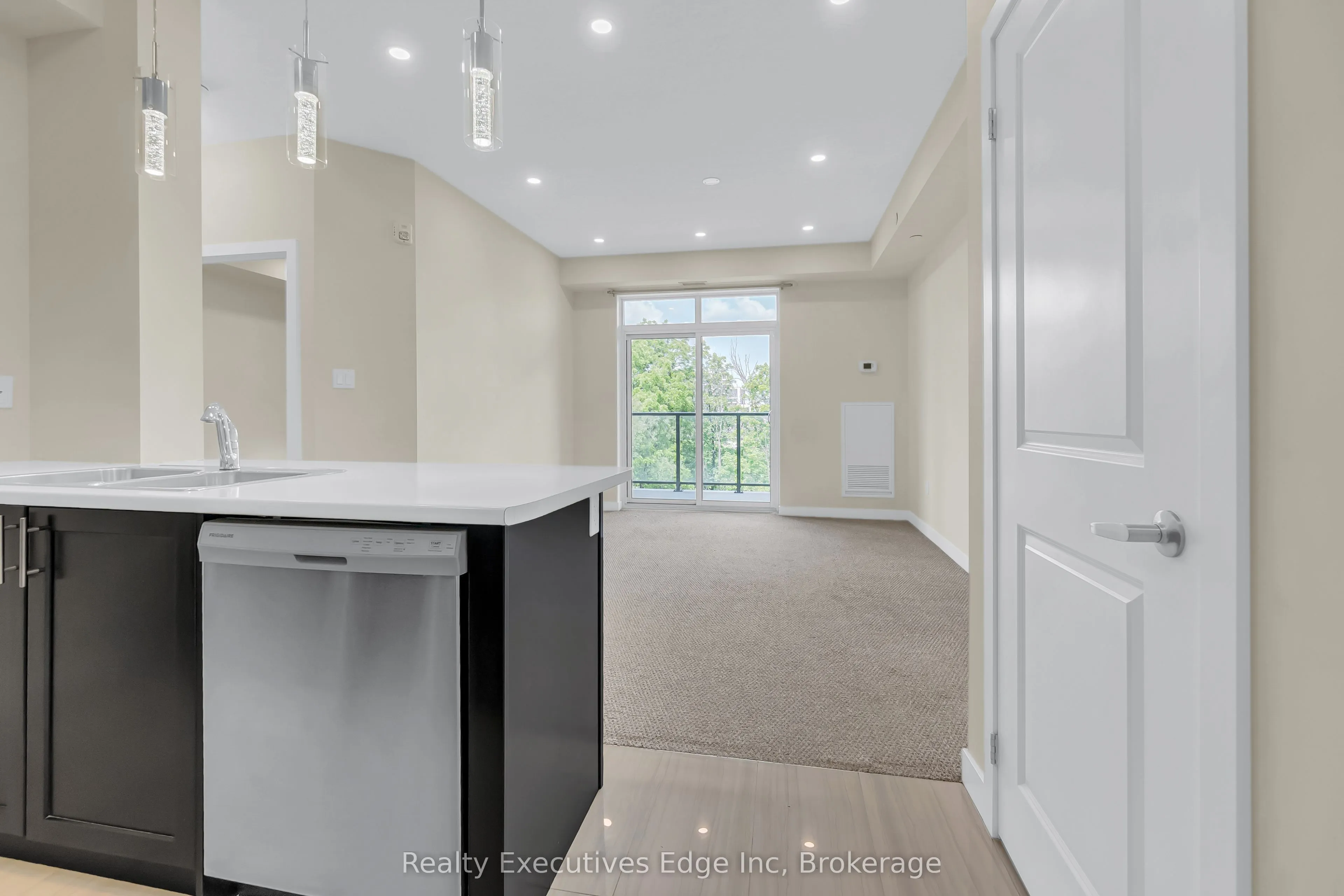125 Shoreview Place, #416