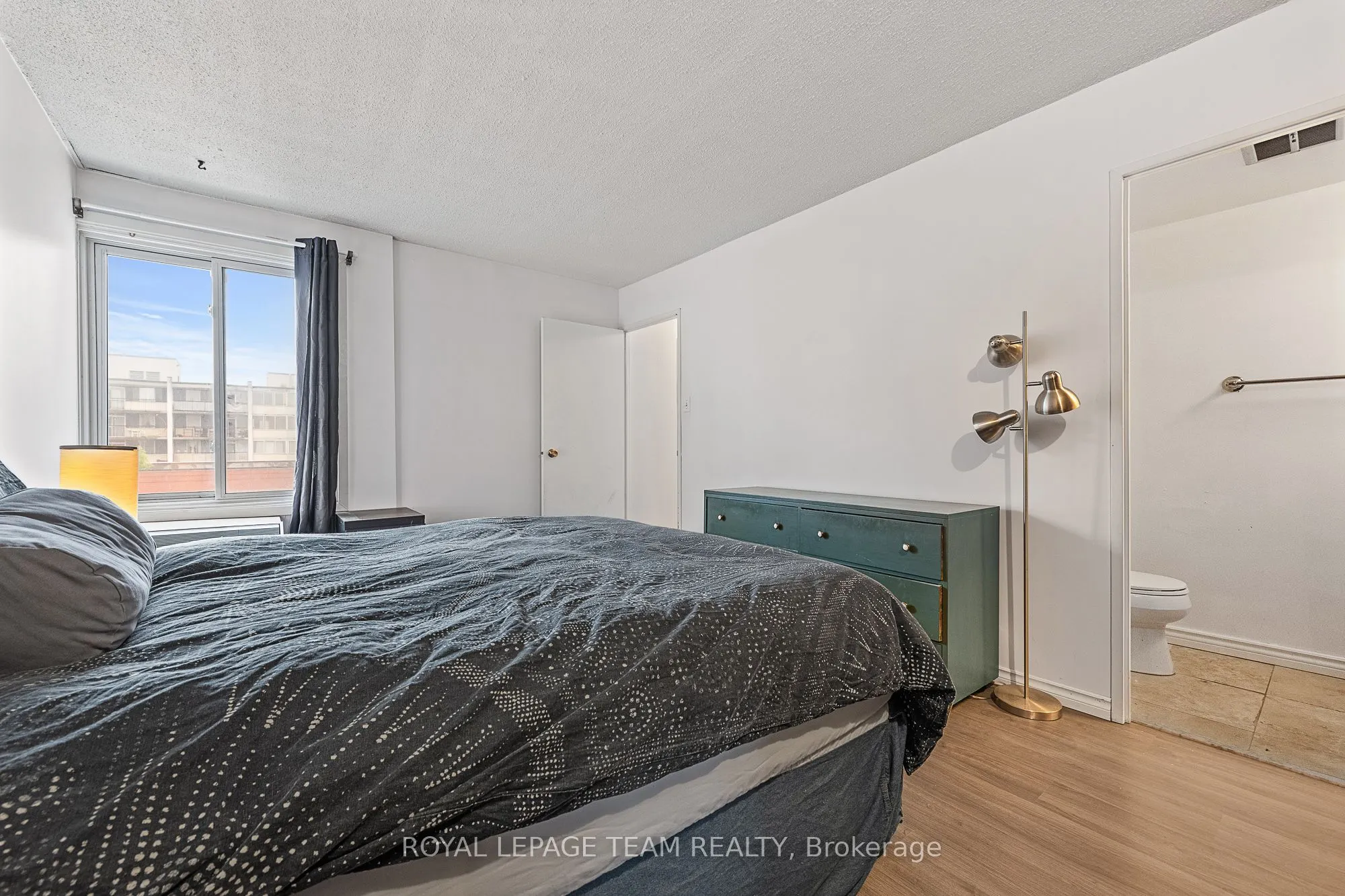 141 Somerset Street W #1202