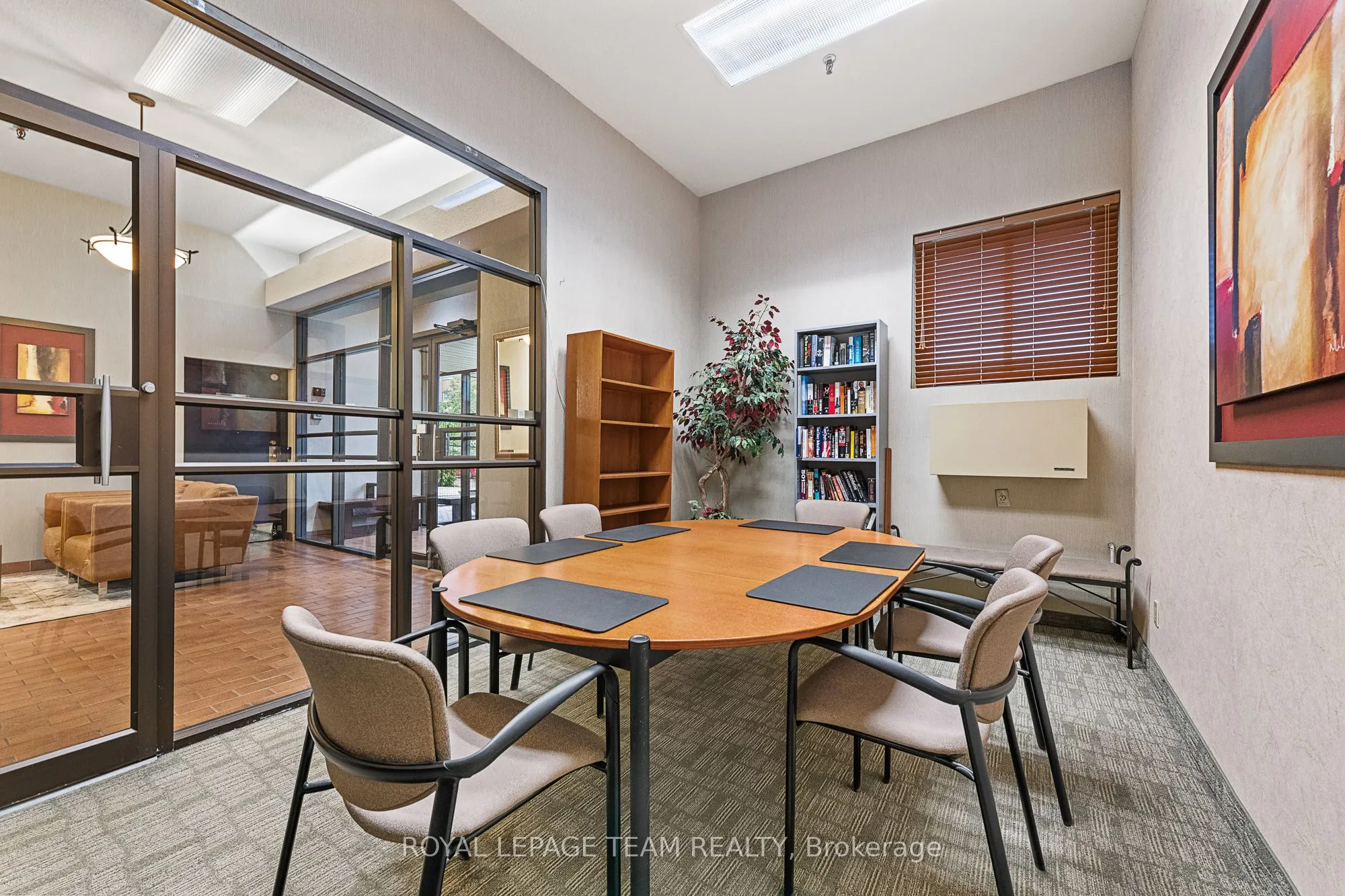 141 Somerset Street W #1202