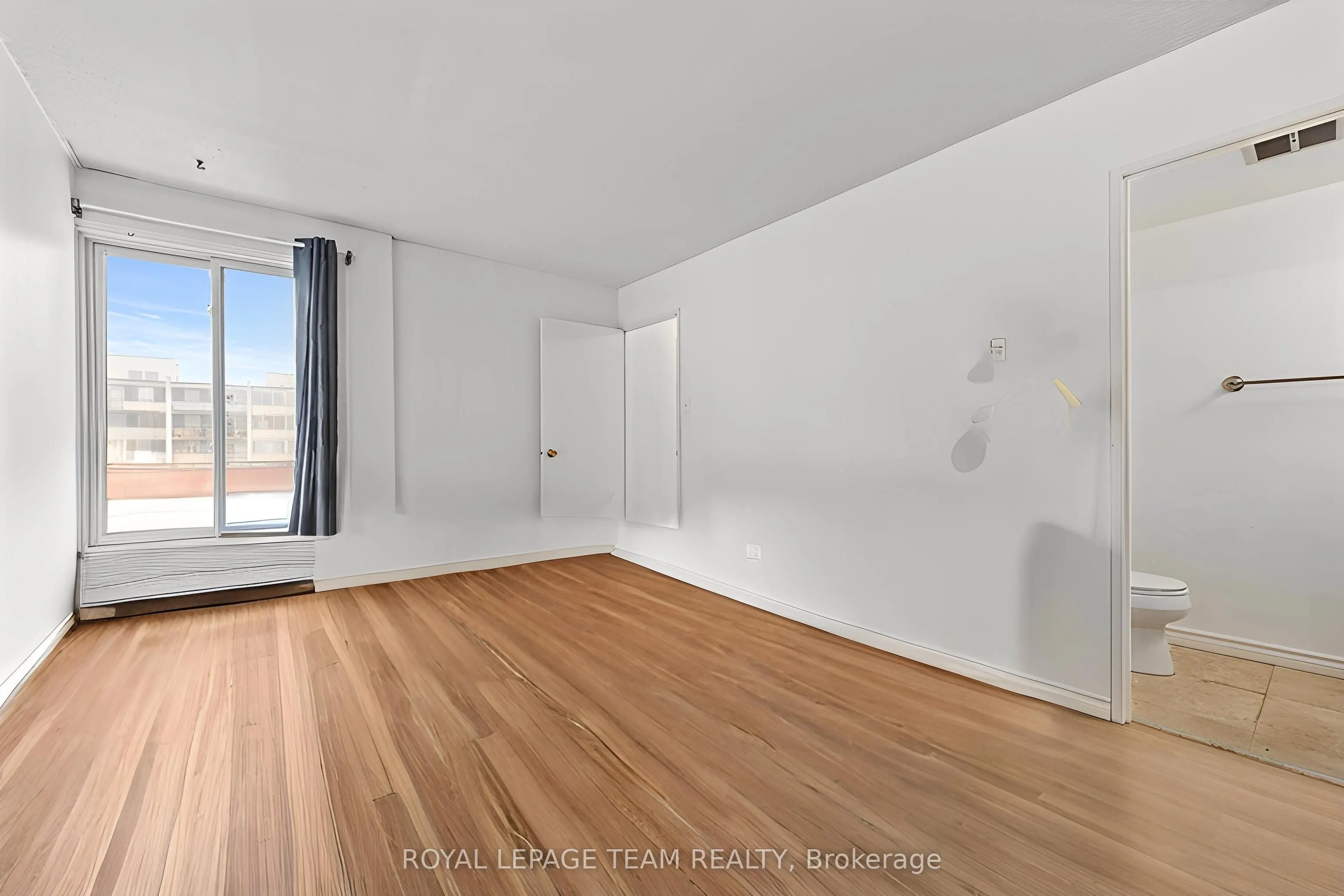 141 Somerset Street W #1202