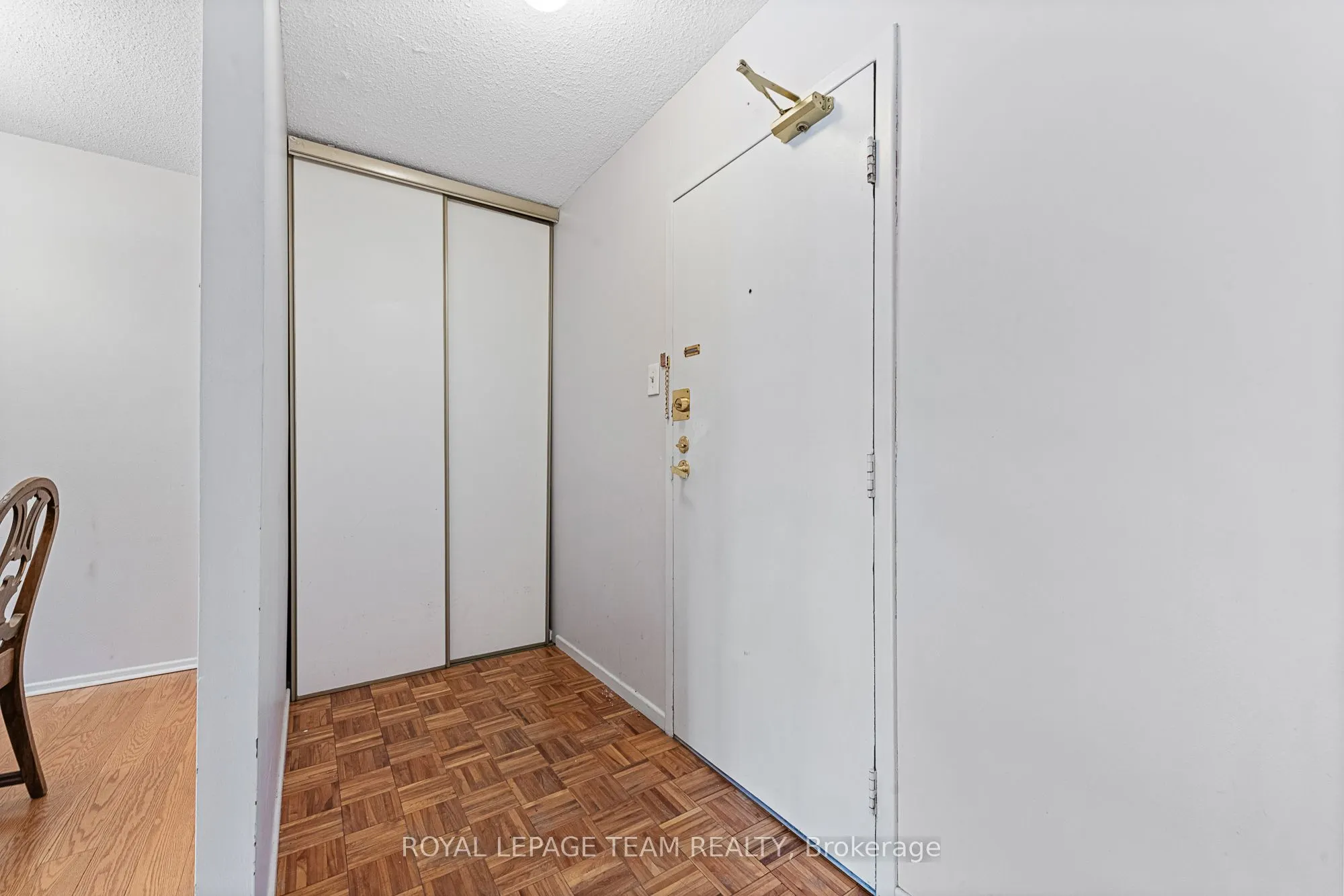 141 Somerset Street W #1202