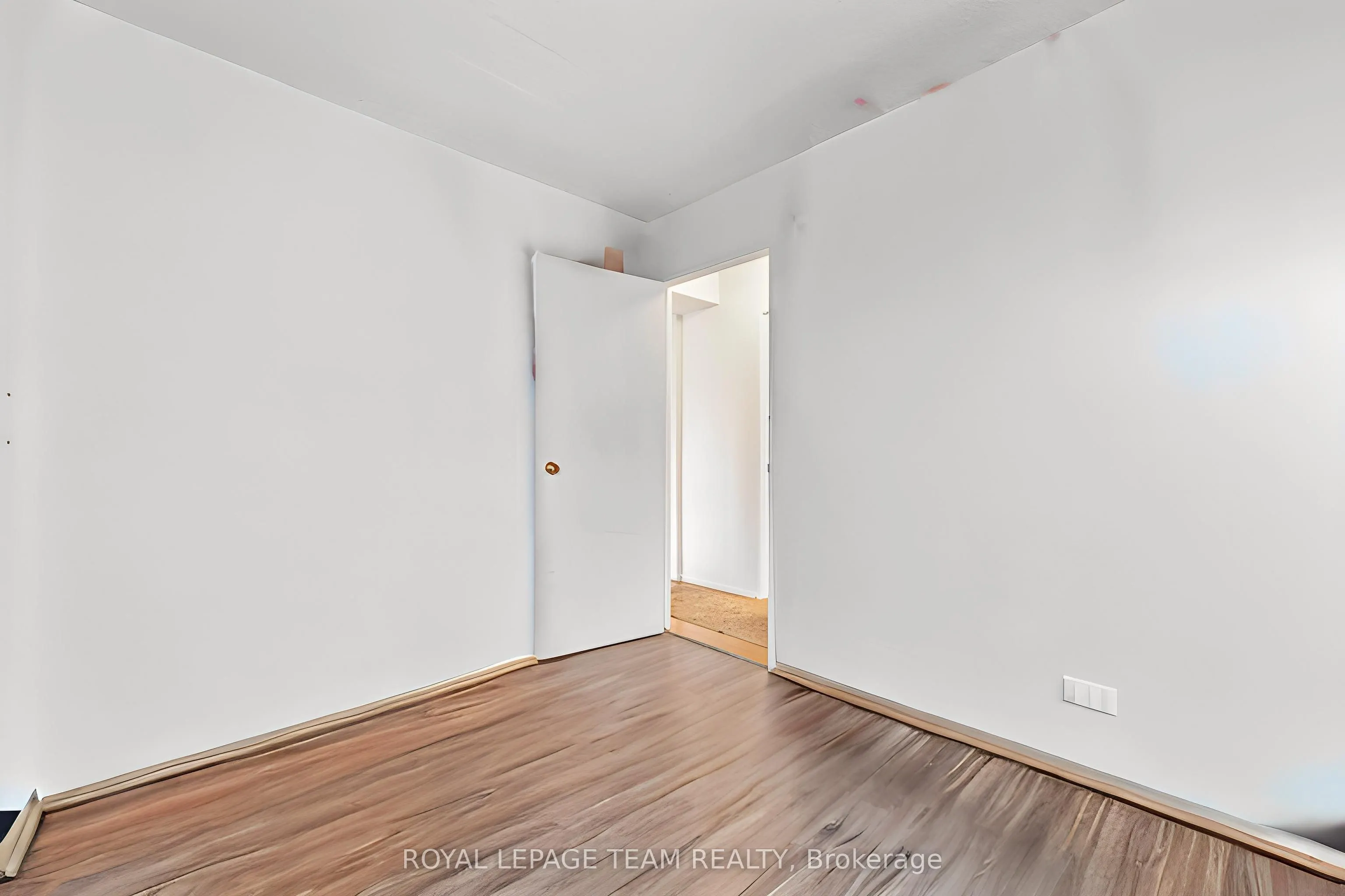 141 Somerset Street W #1202