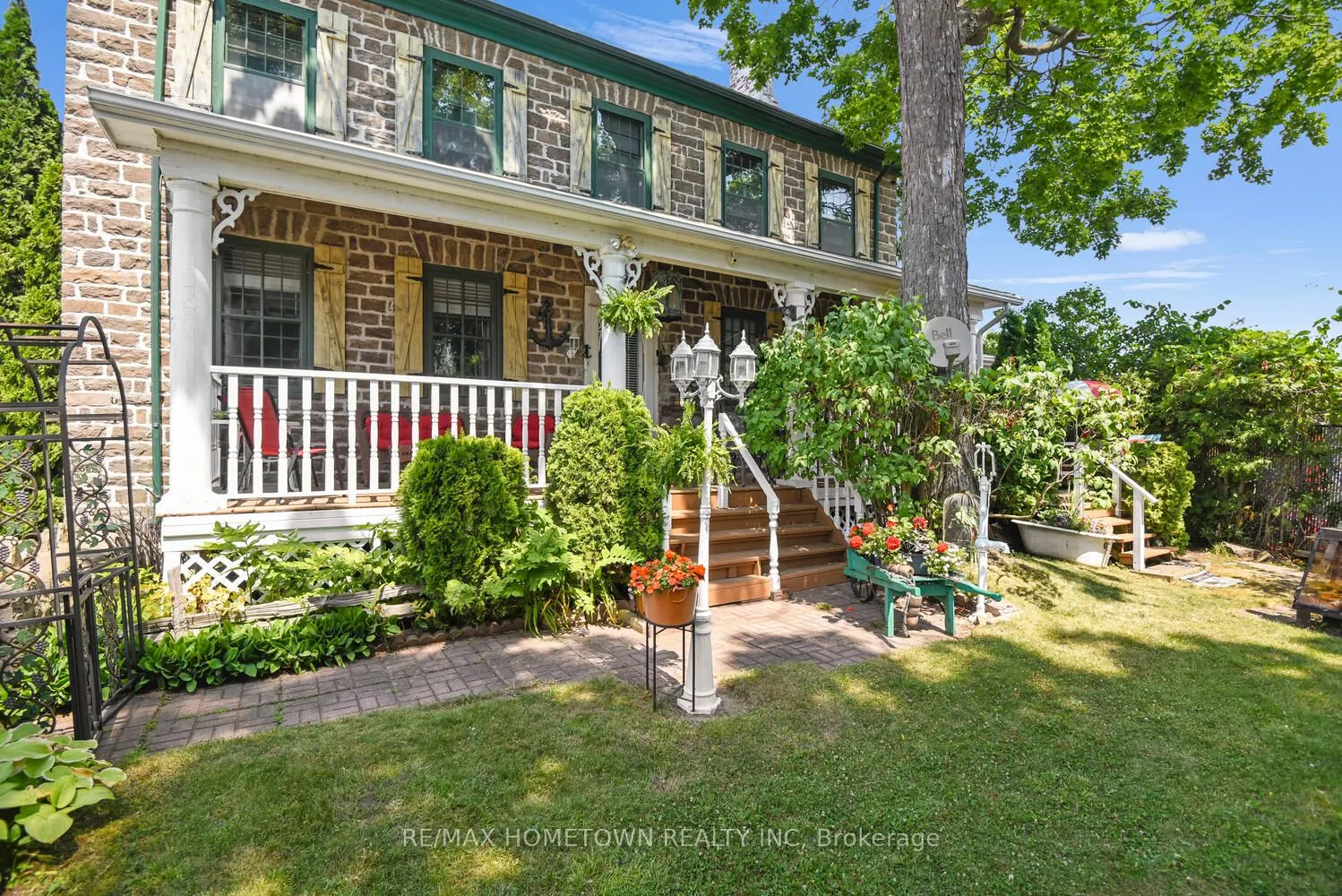 495 King Street W