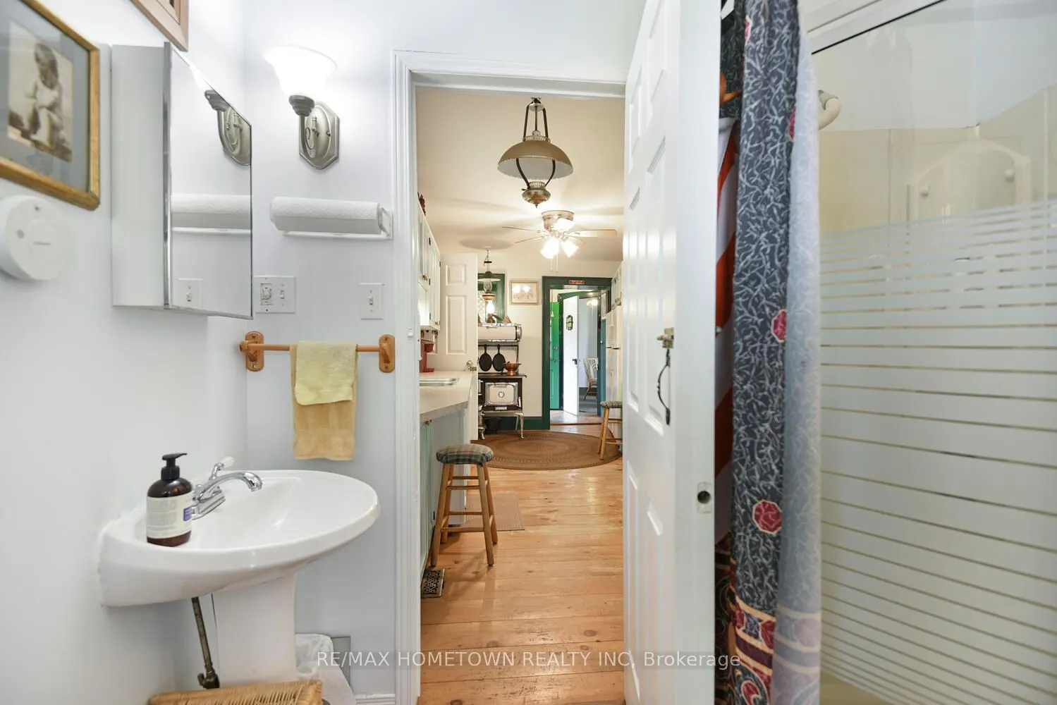 495 King Street W