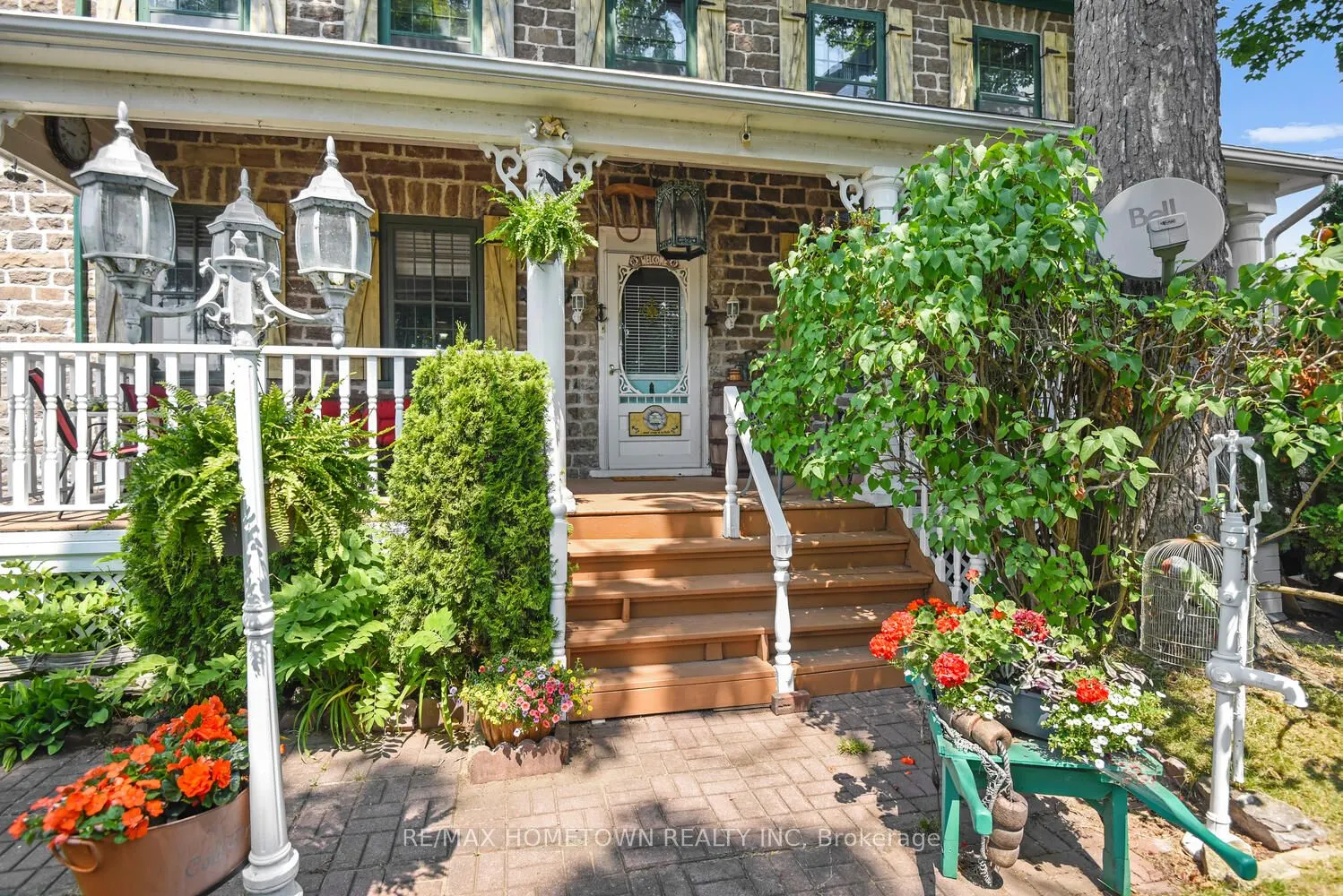 495 King Street W