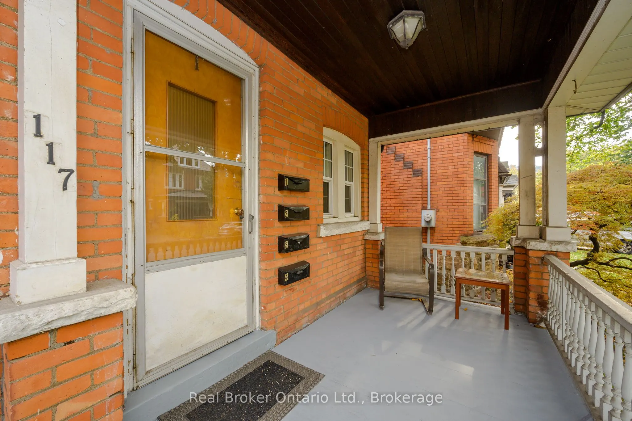 117 Fairleigh Avenue S