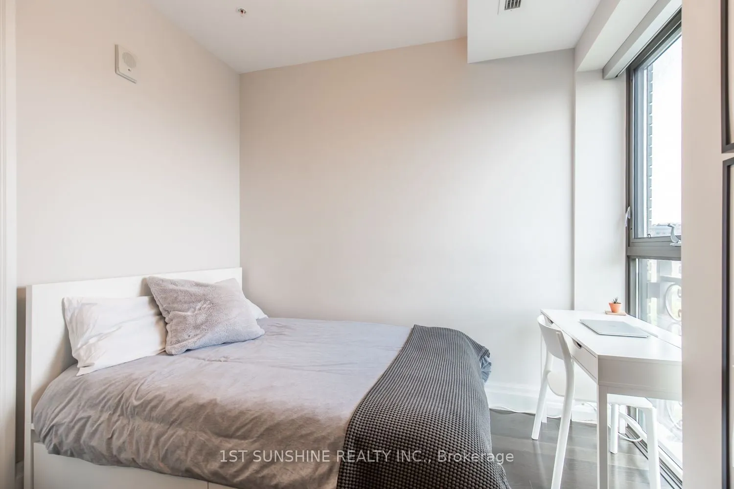 112 King Street E, #505