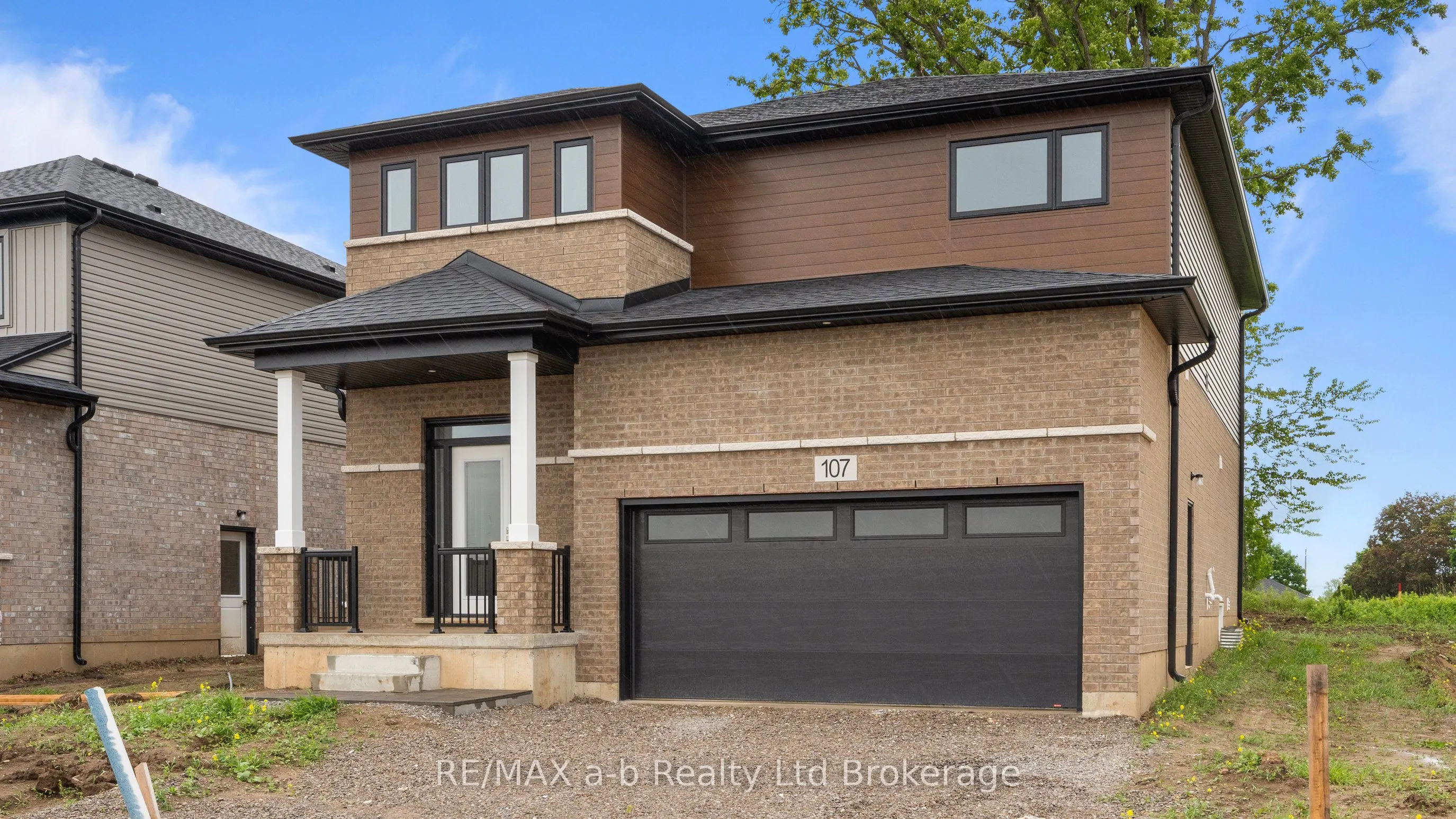 107 Cayley Street