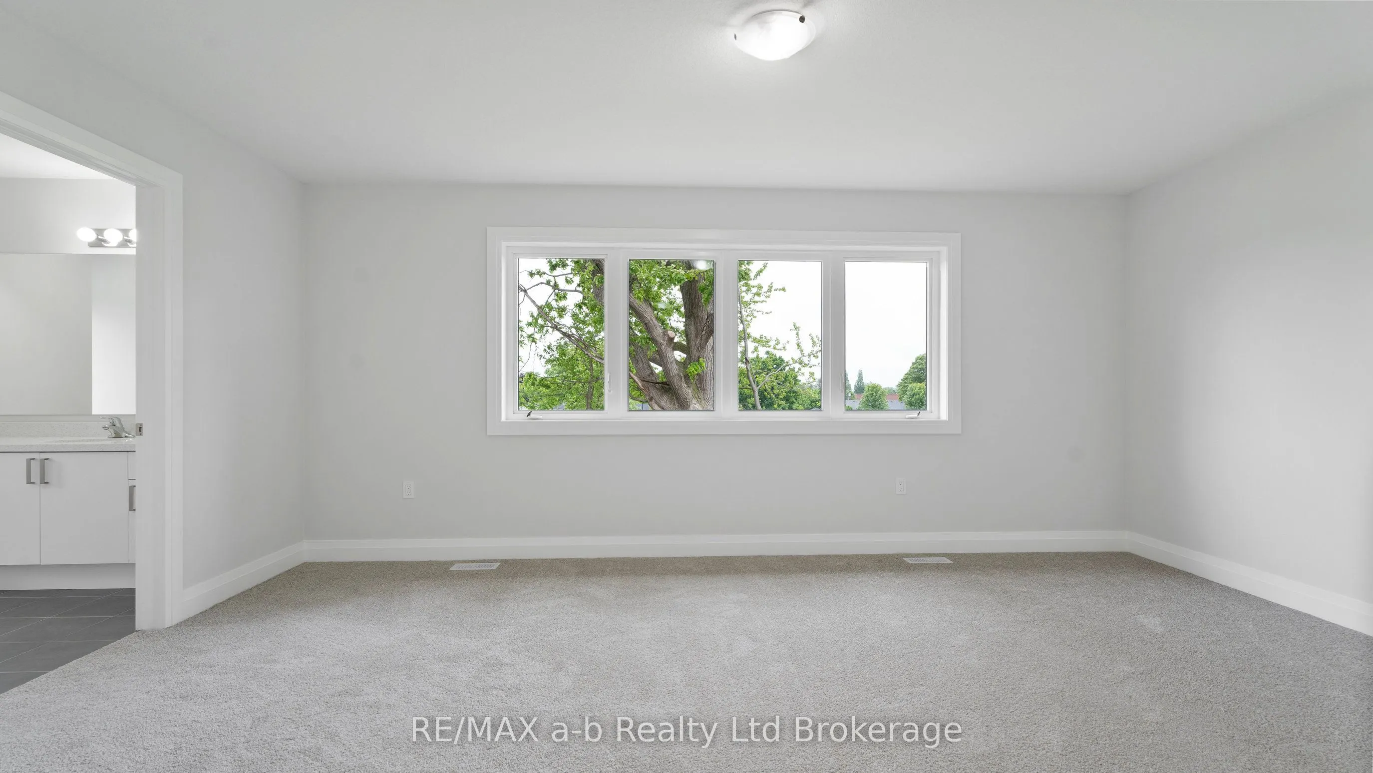 107 Cayley Street