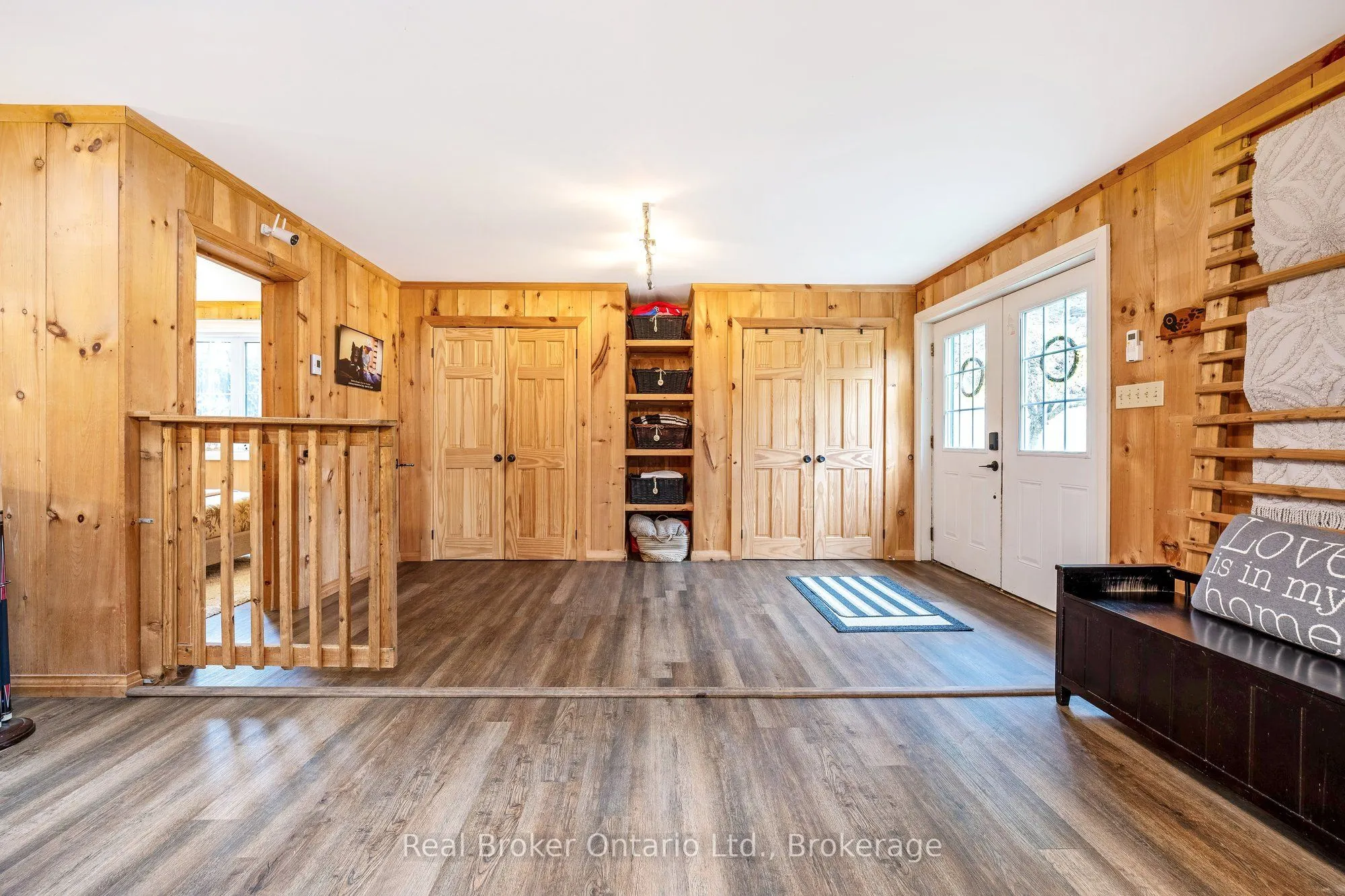 9126 Sideroad 27