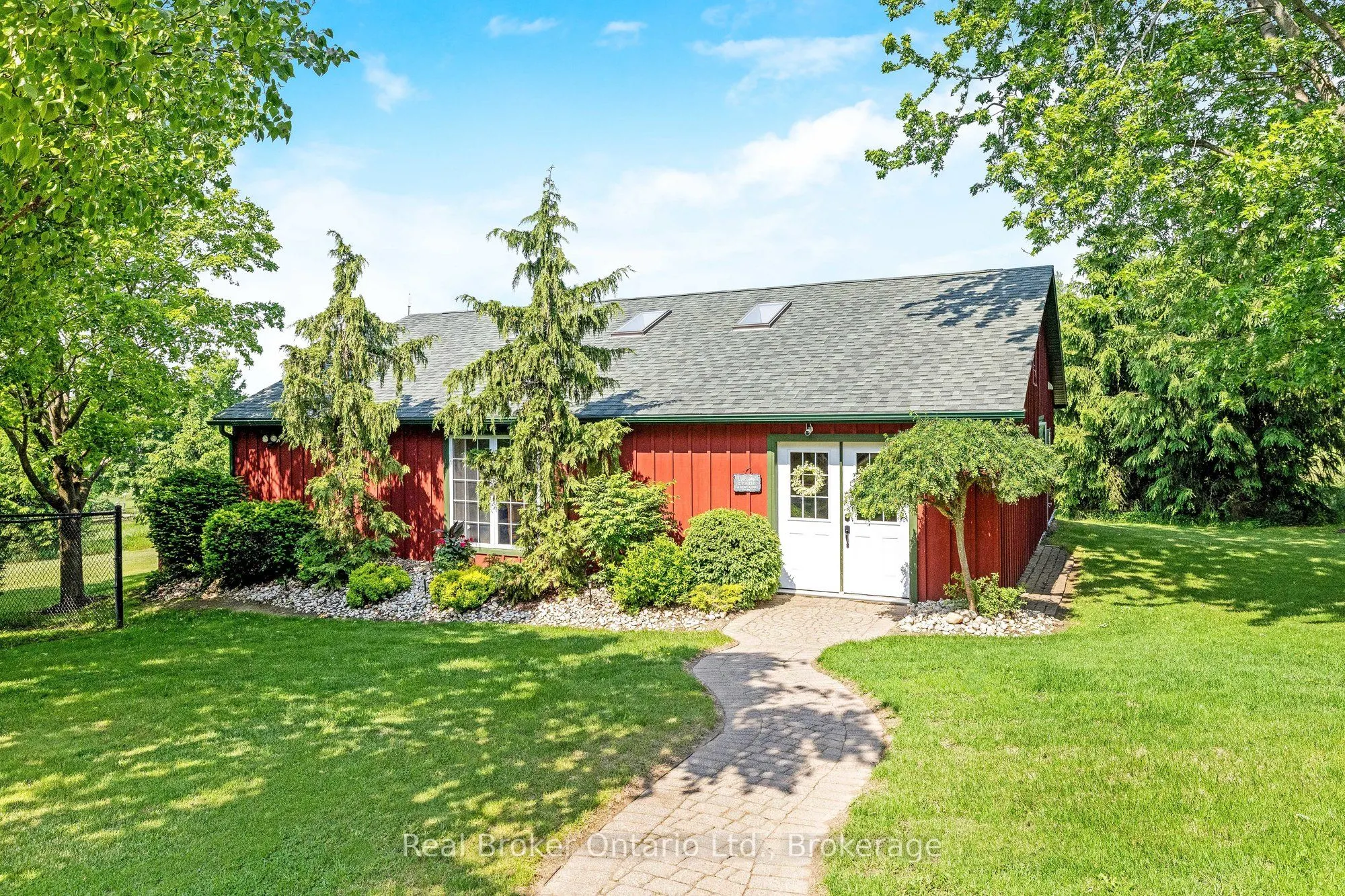 9126 Sideroad 27