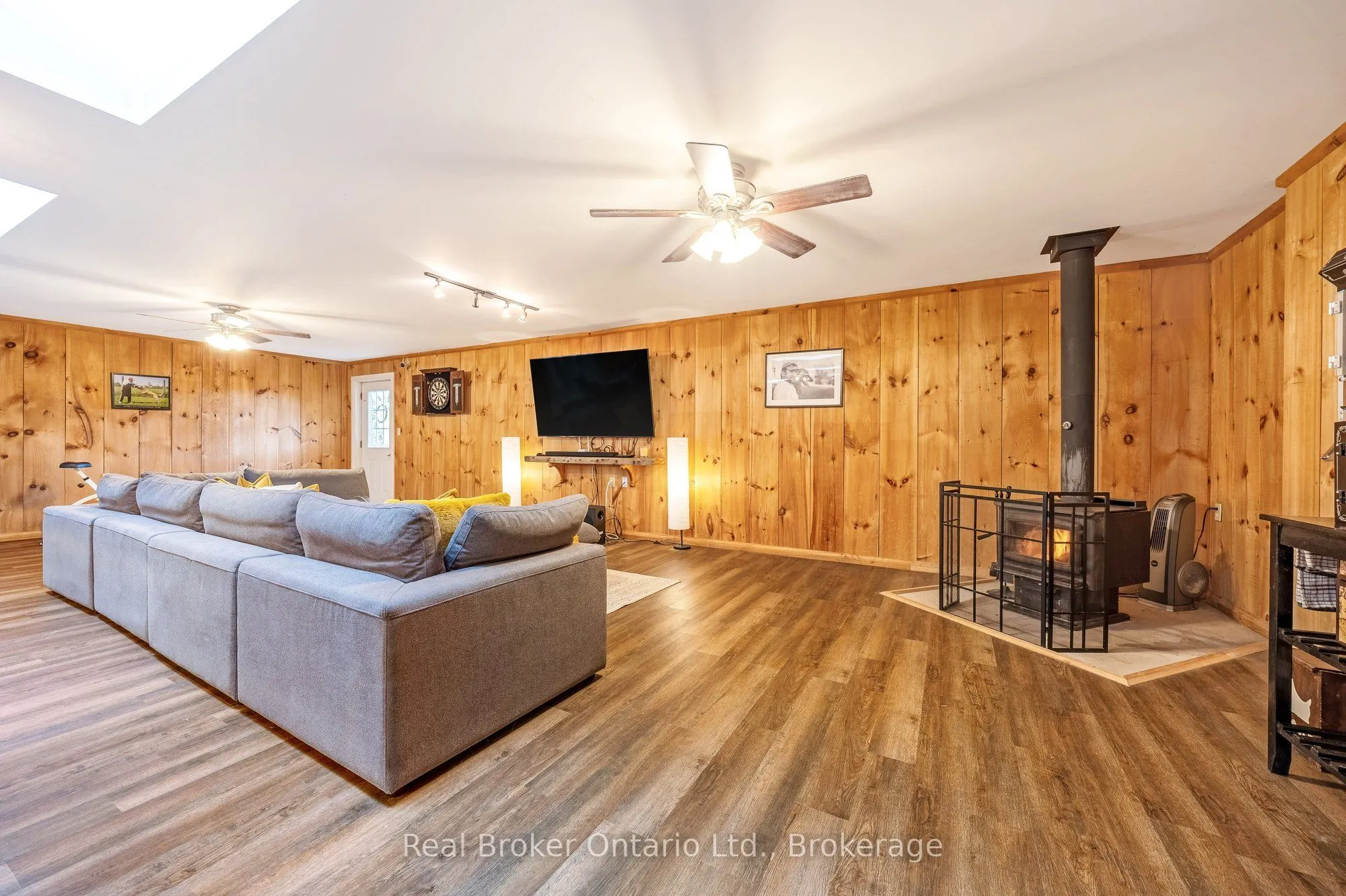 9126 Sideroad 27