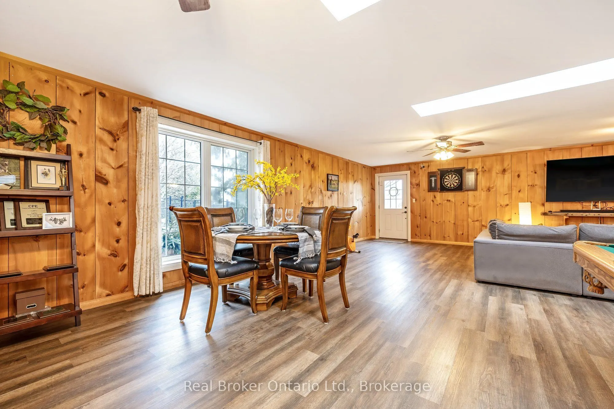 9126 Sideroad 27