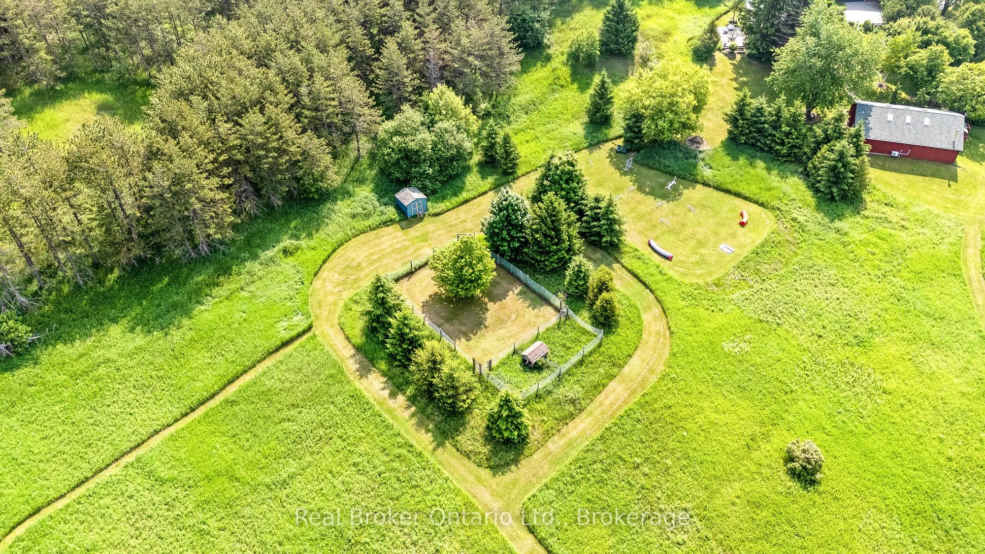 9126 Sideroad 27