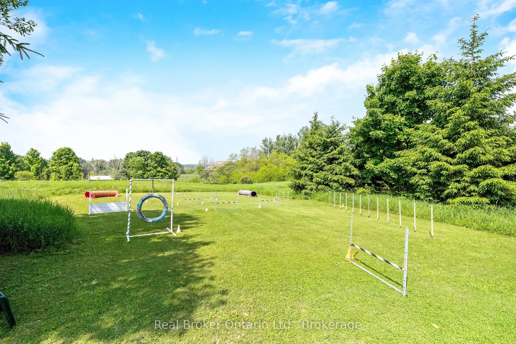 9126 Sideroad 27