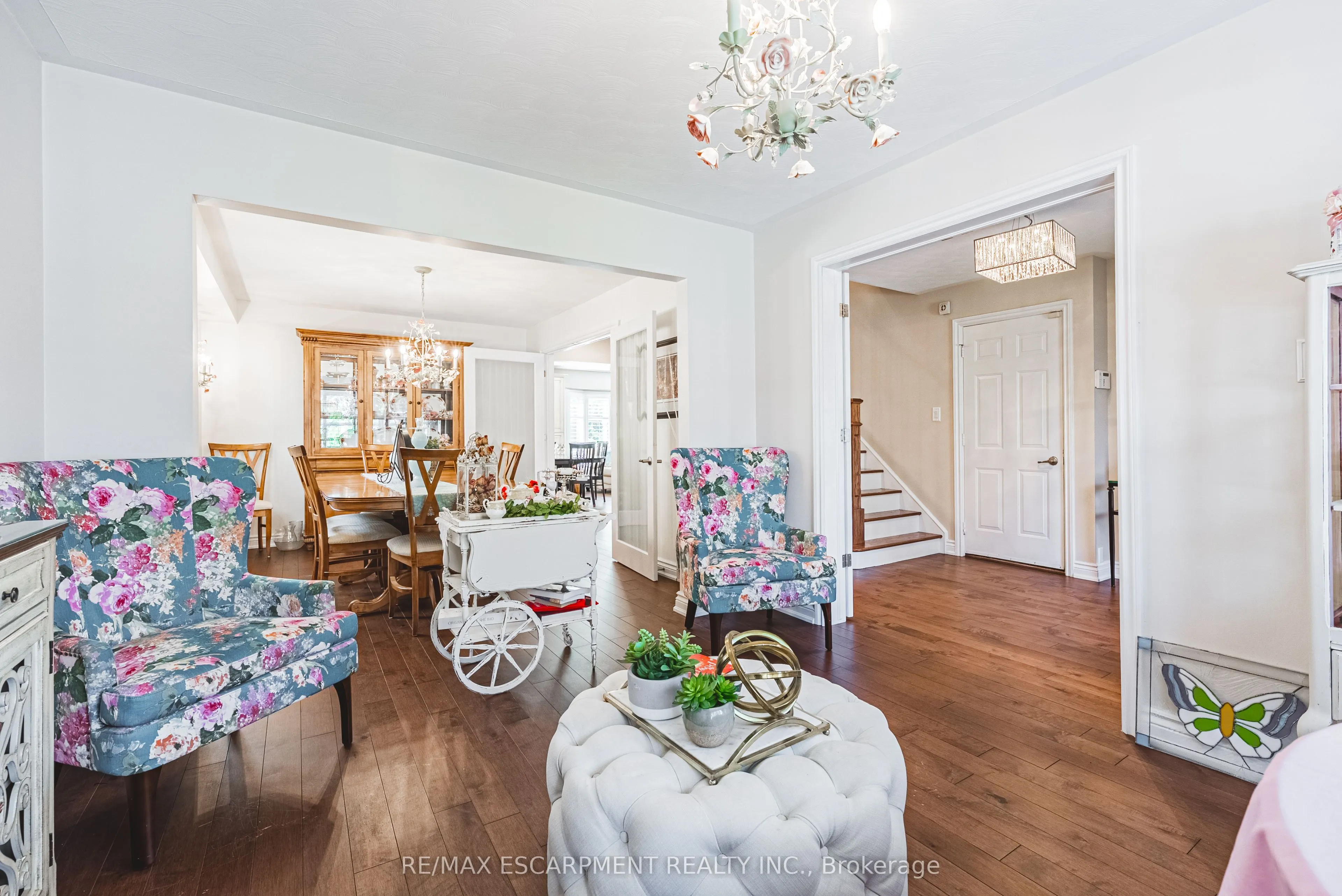 2 Antoinette Court