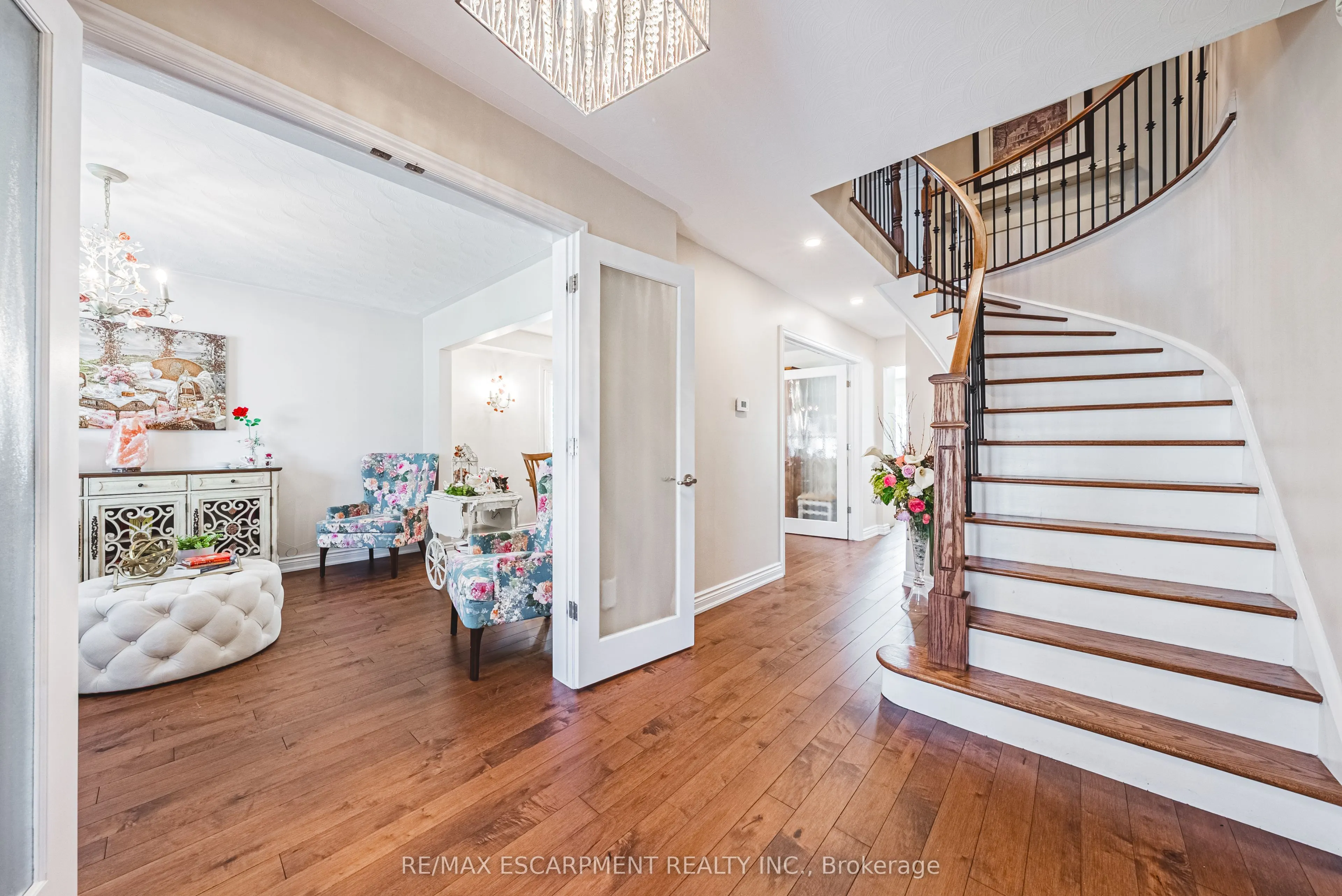 2 Antoinette Court