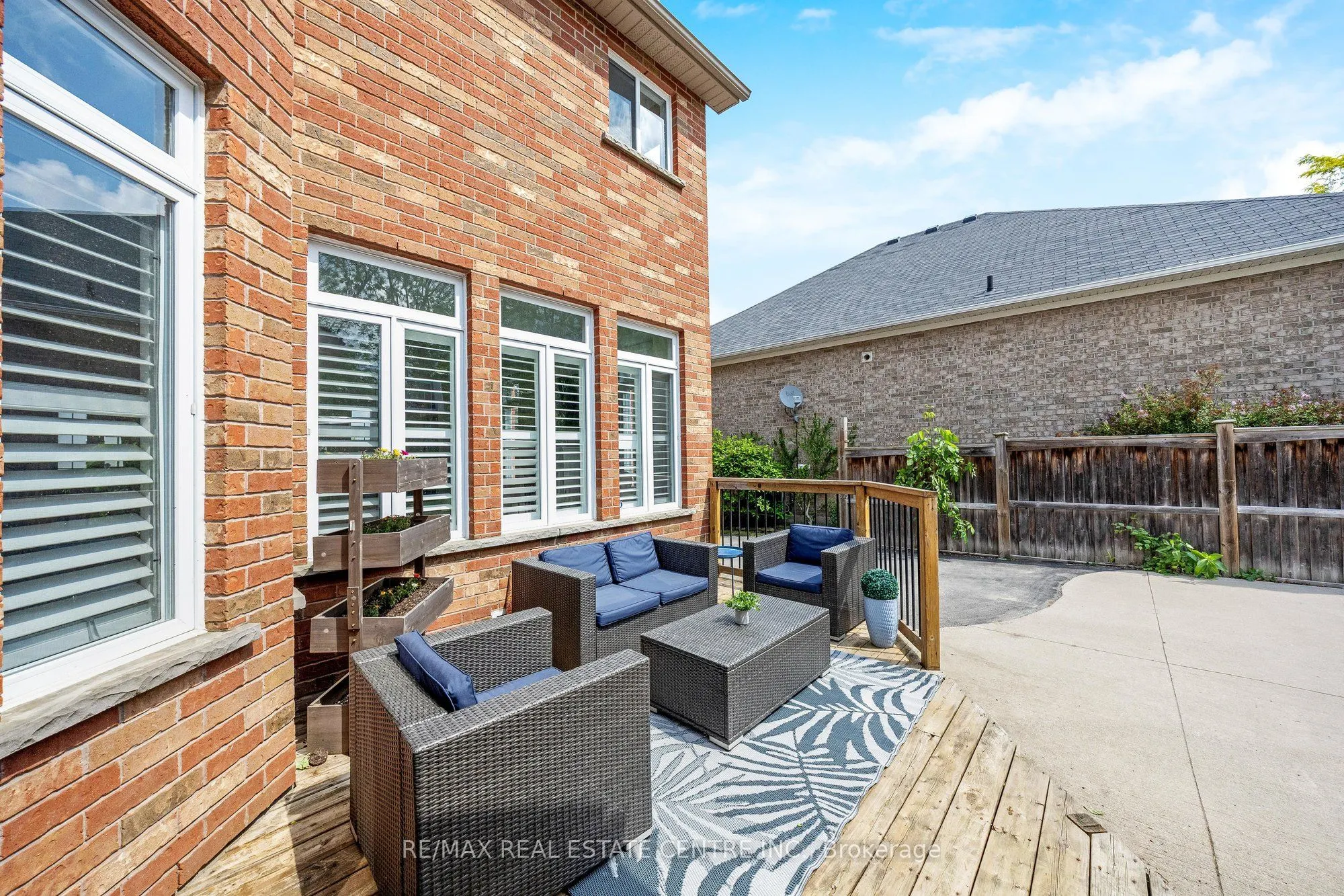 237 Ridge Top Crescent