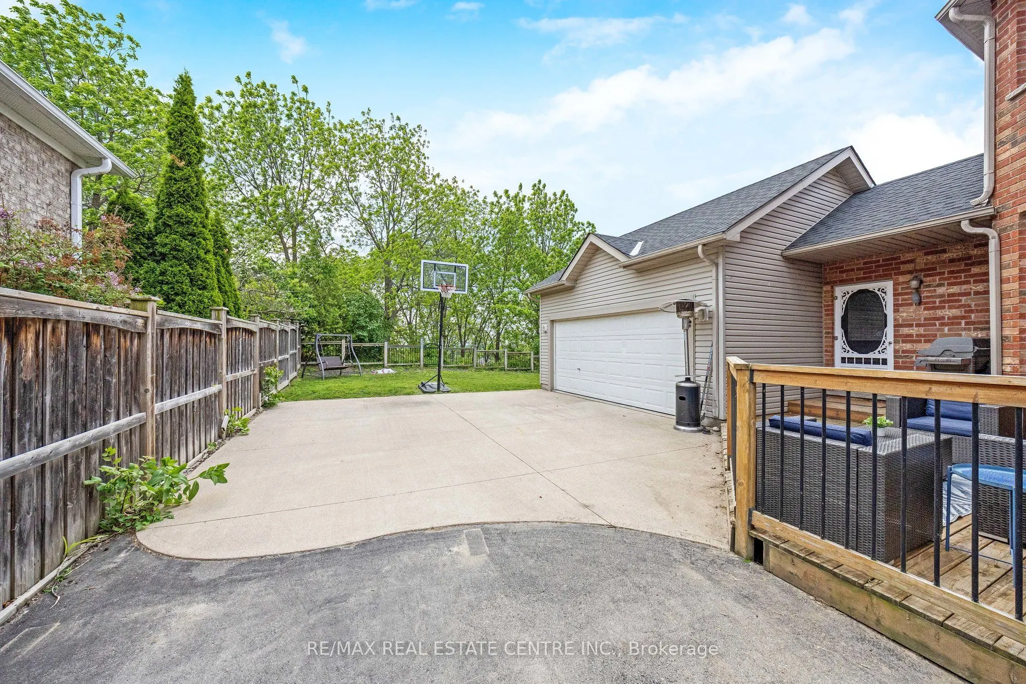 237 Ridge Top Crescent