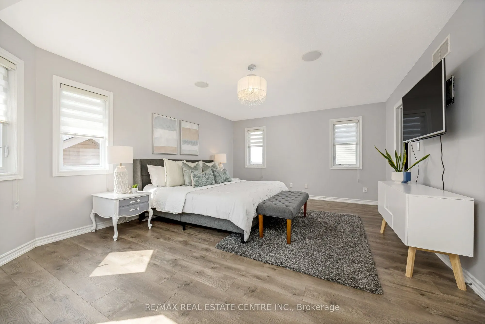 237 Ridge Top Crescent