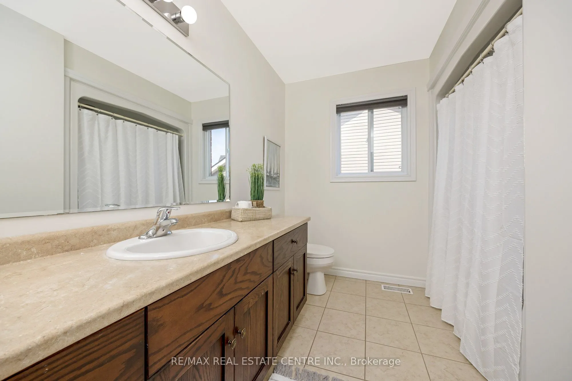 237 Ridge Top Crescent