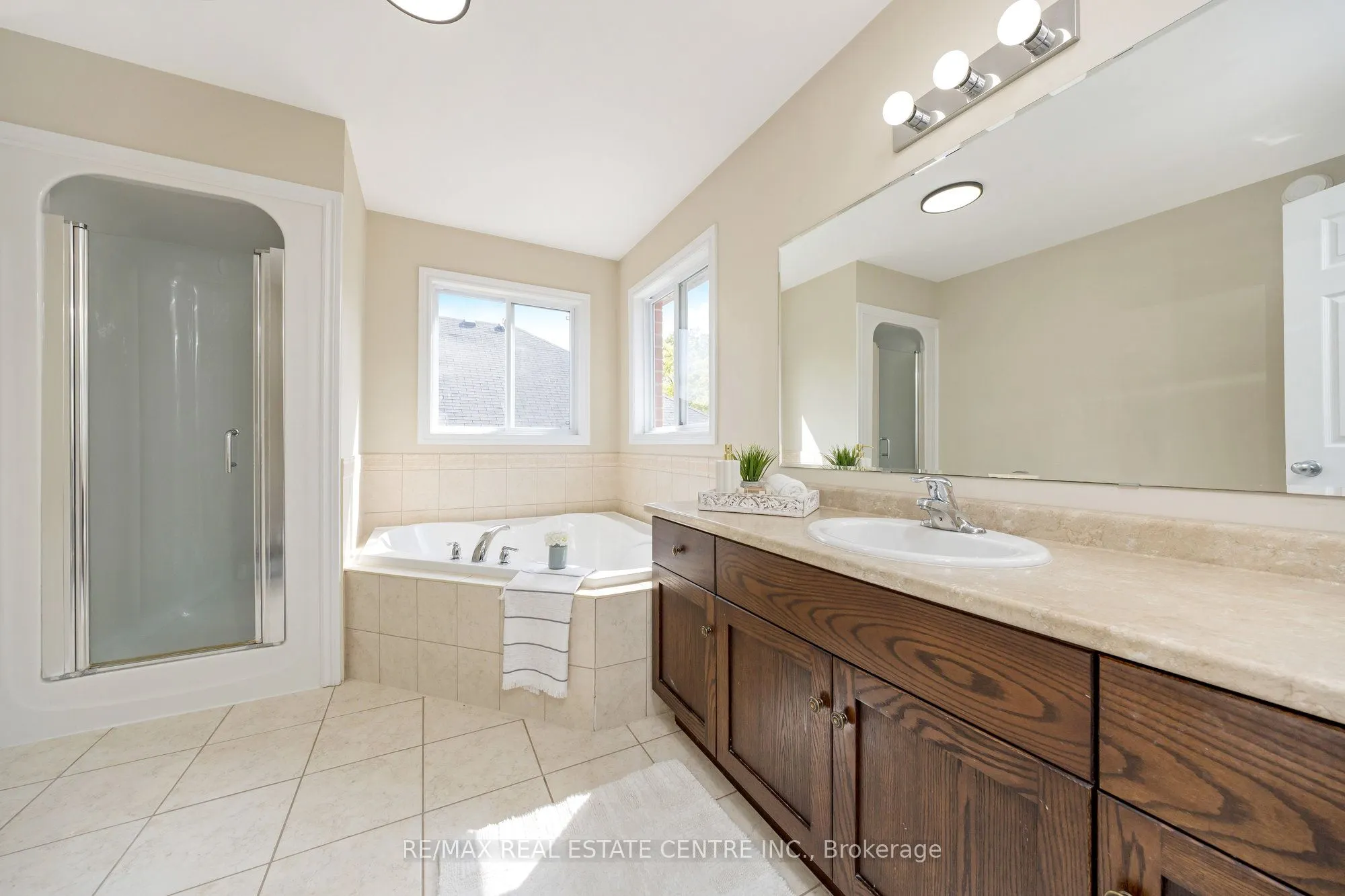 237 Ridge Top Crescent