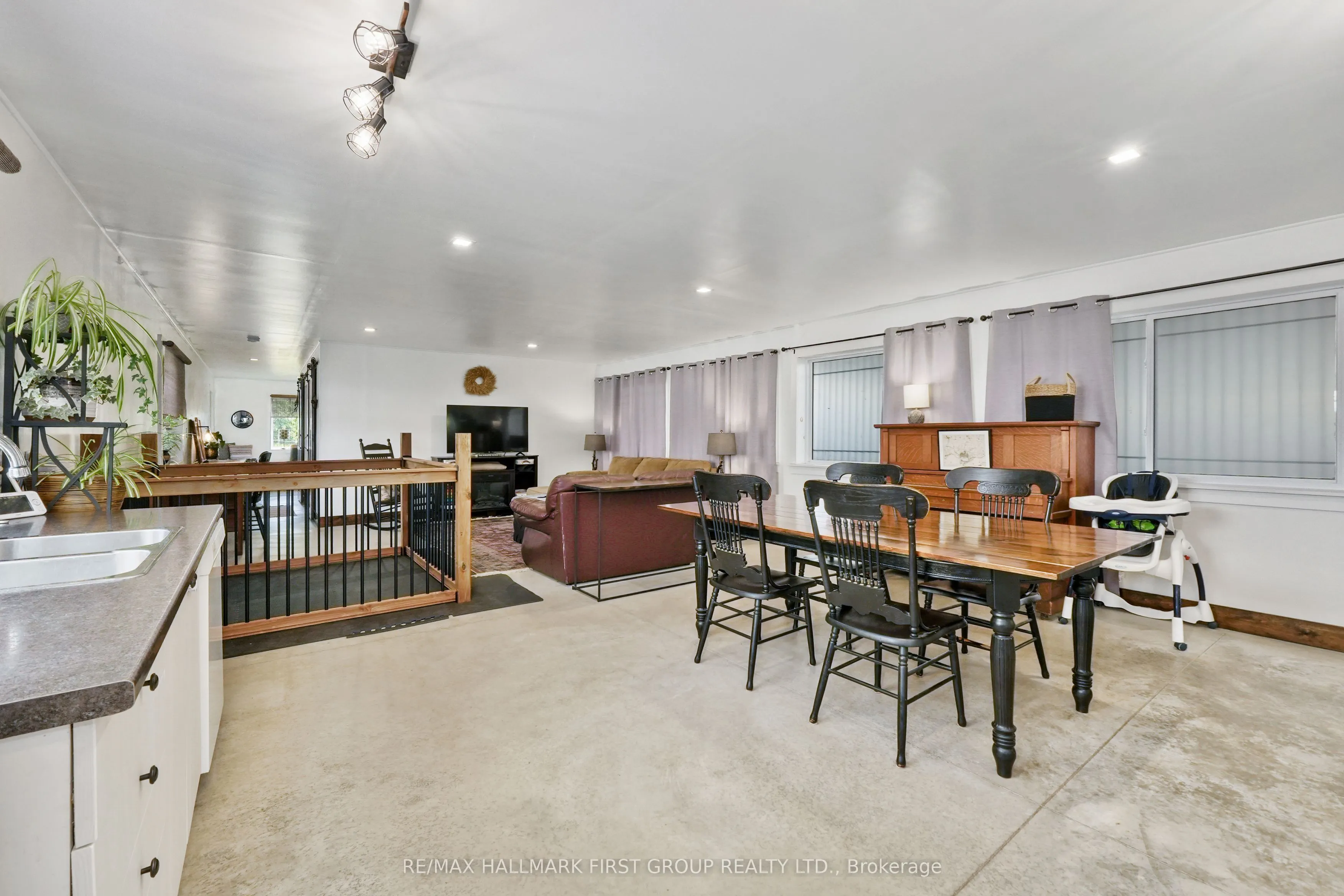 13715 County 2 Road