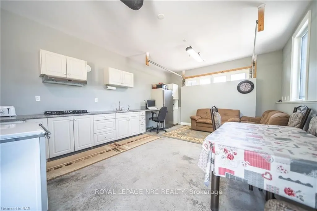 2876 Highway 3 E