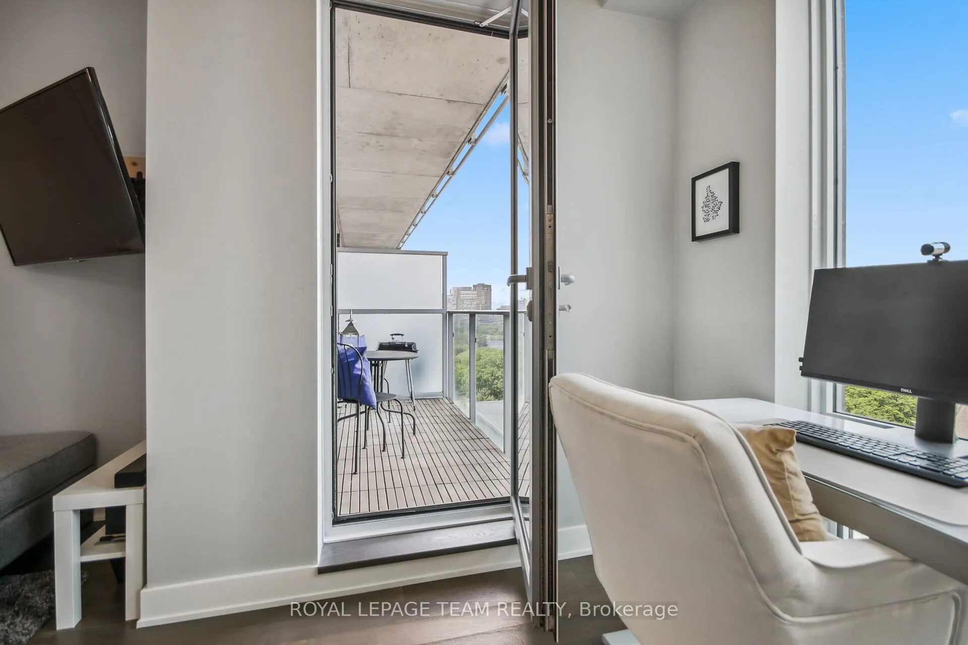 428 Sparks Street #701