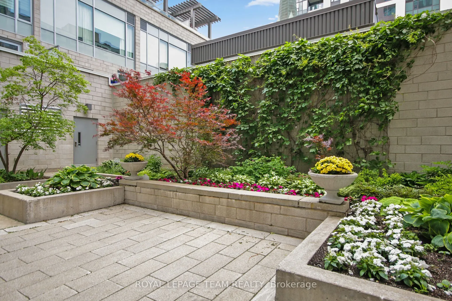 428 Sparks Street #701