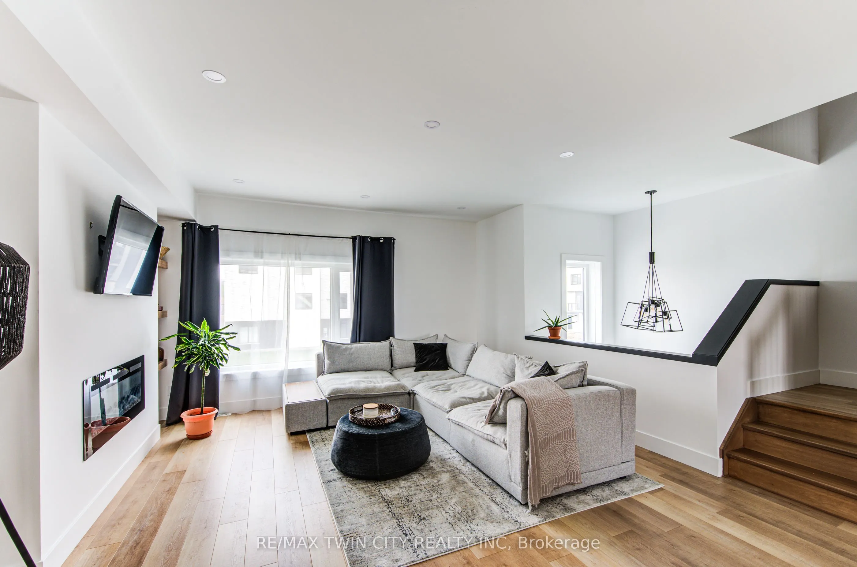 4222 Lismer Lane, #14