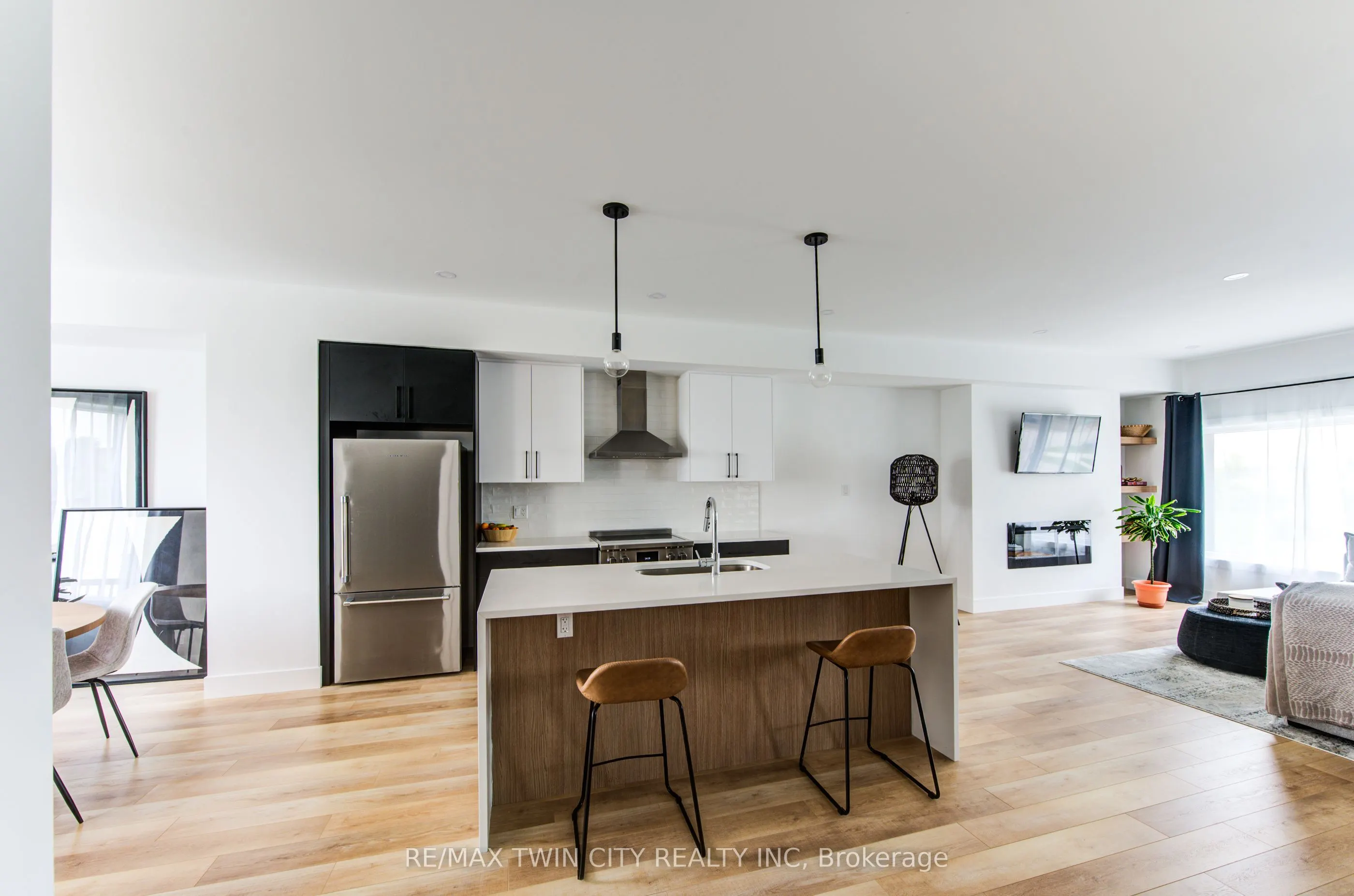 4222 Lismer Lane, #14
