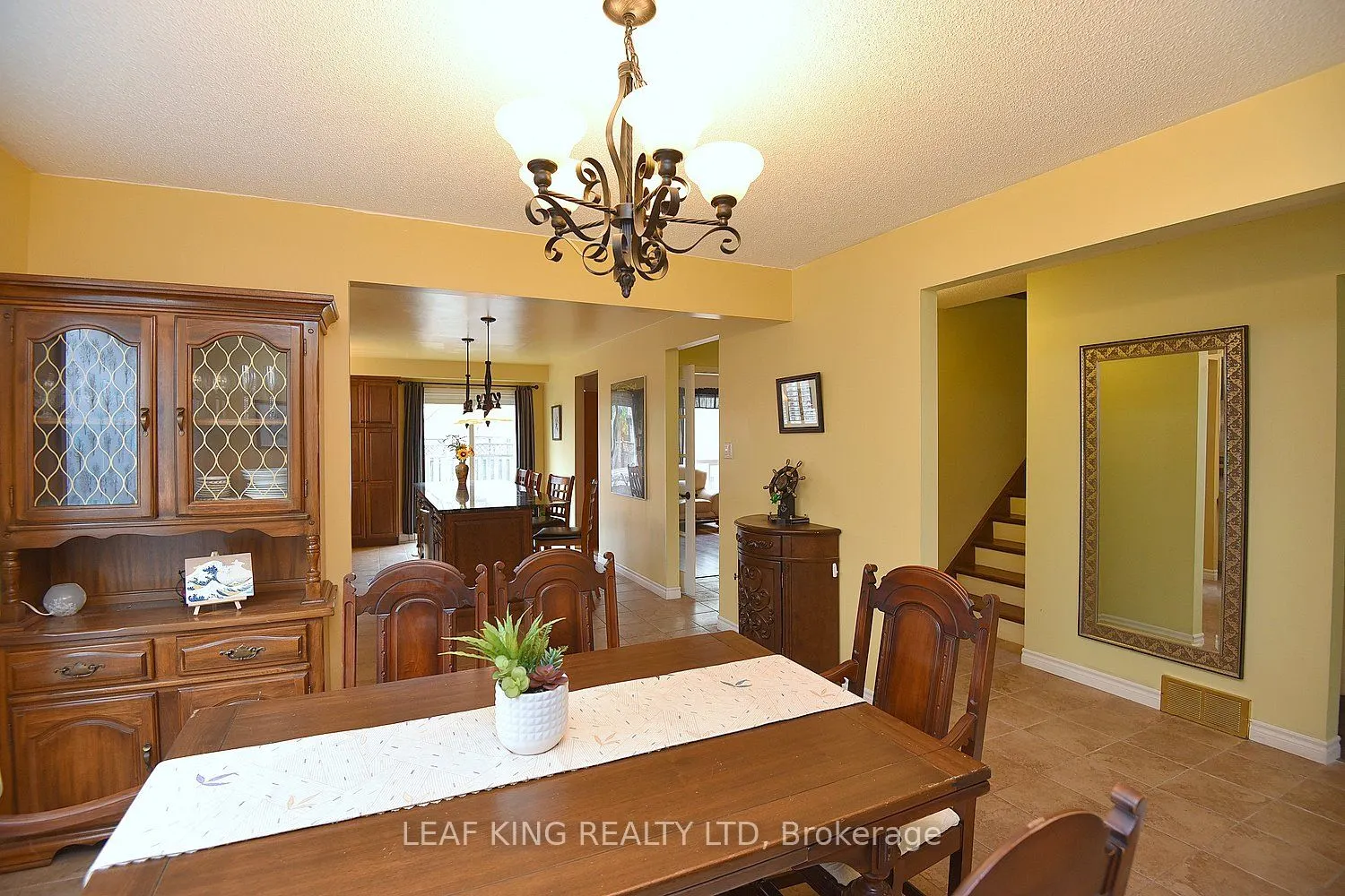 43 Niska Drive