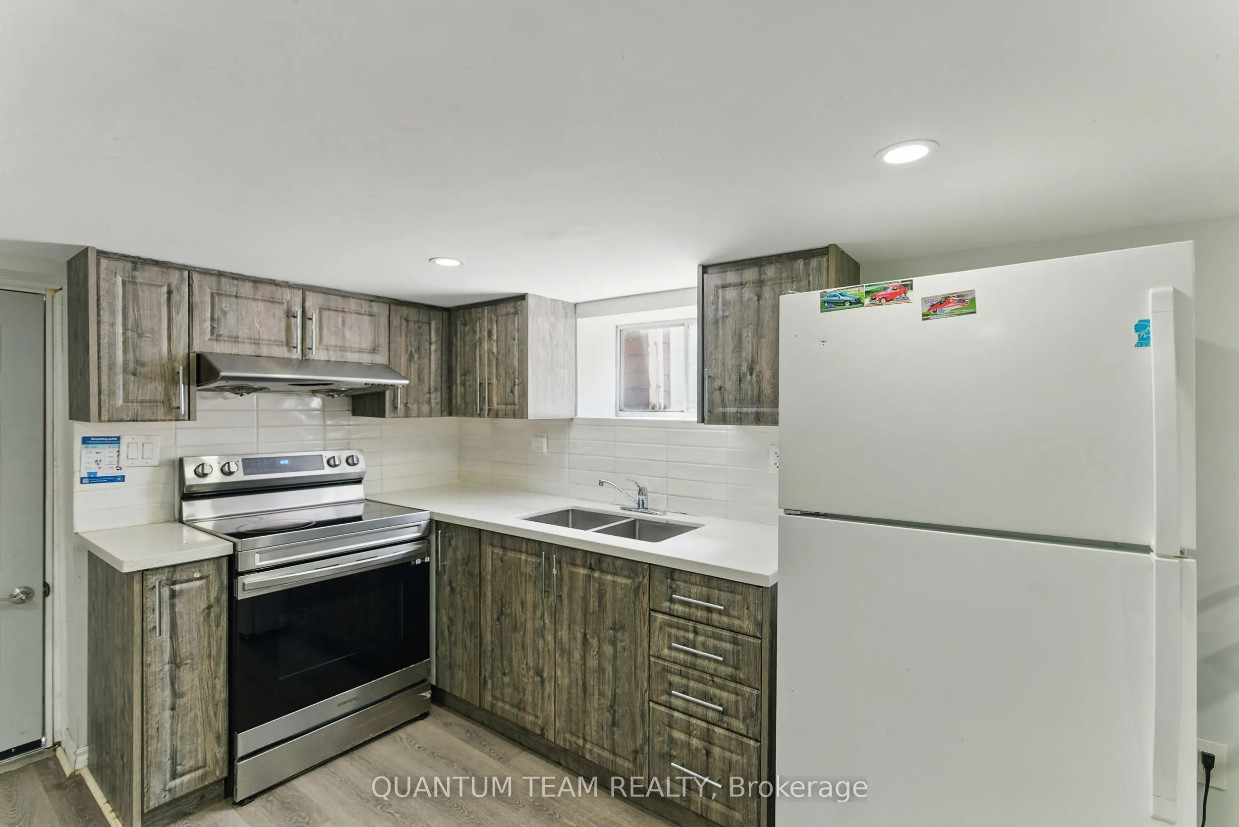 6462 Barker Street