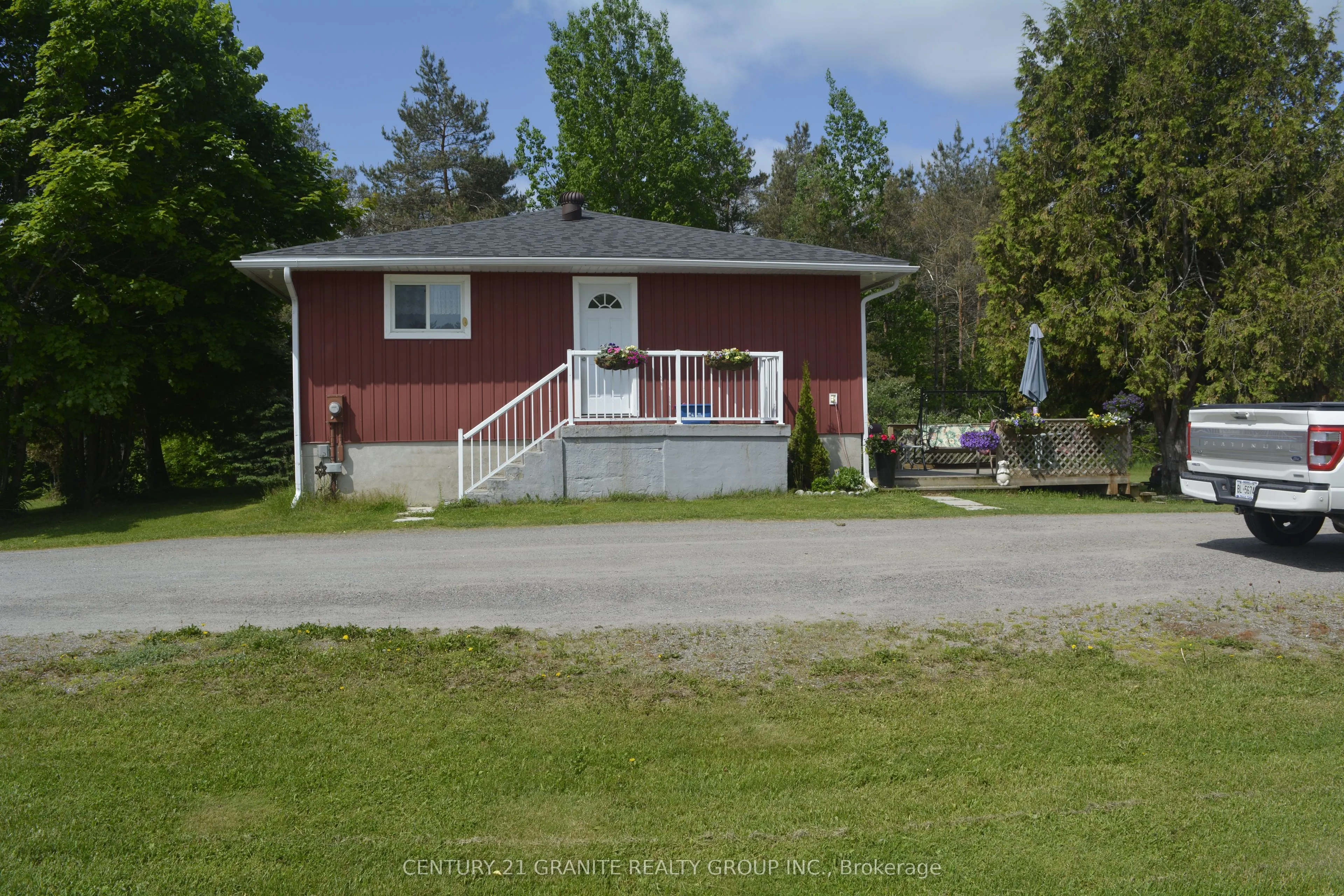 671 Hastings Street N
