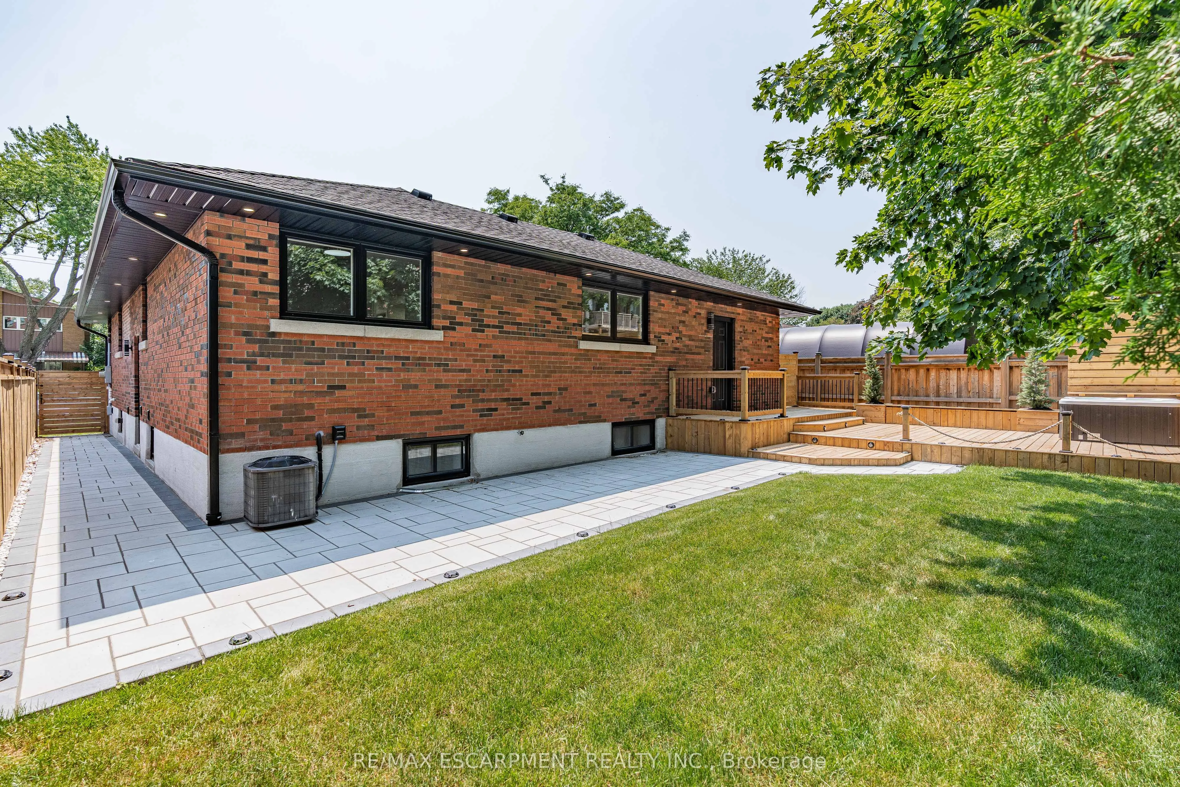 15 Hardale Crescent