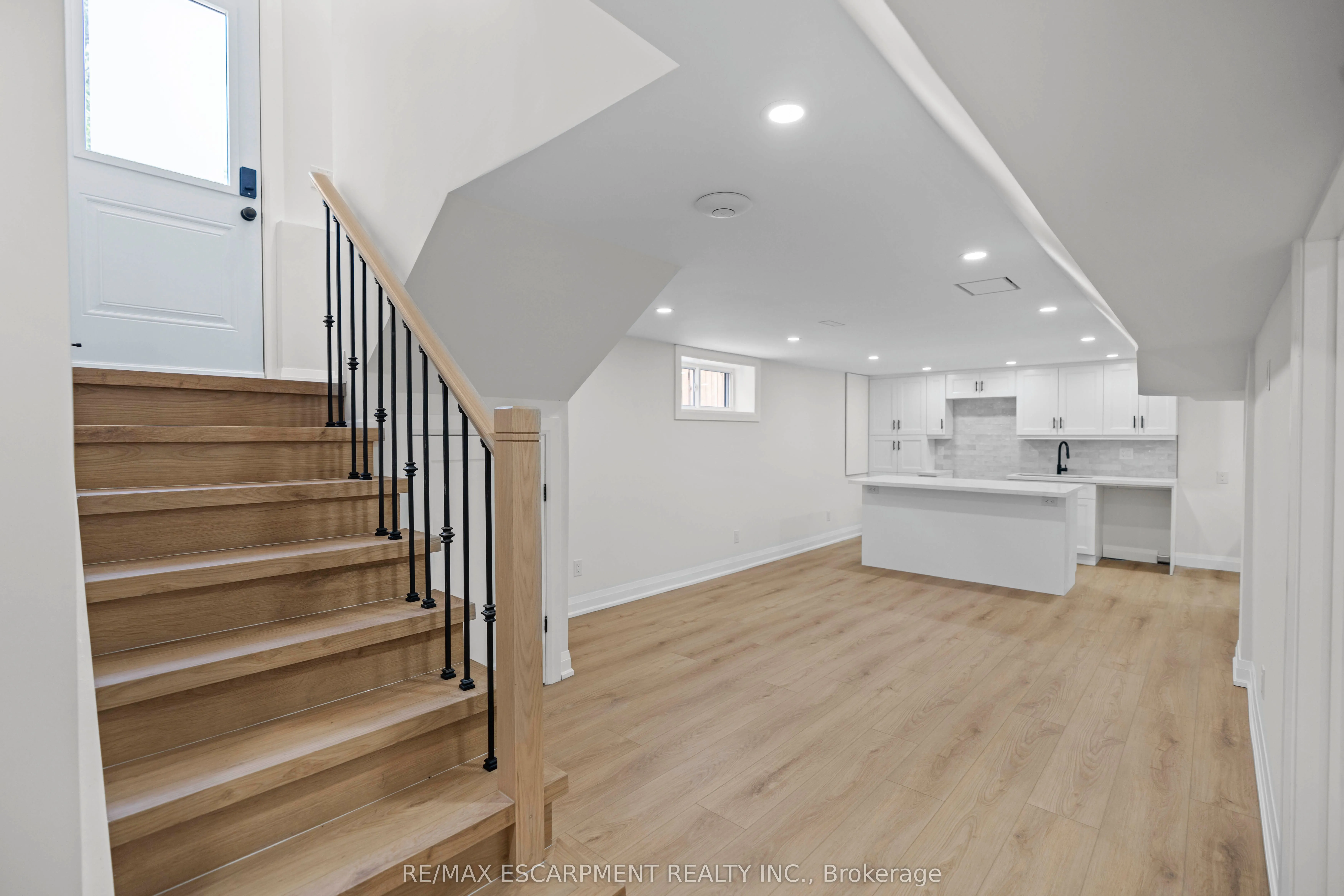 15 Hardale Crescent