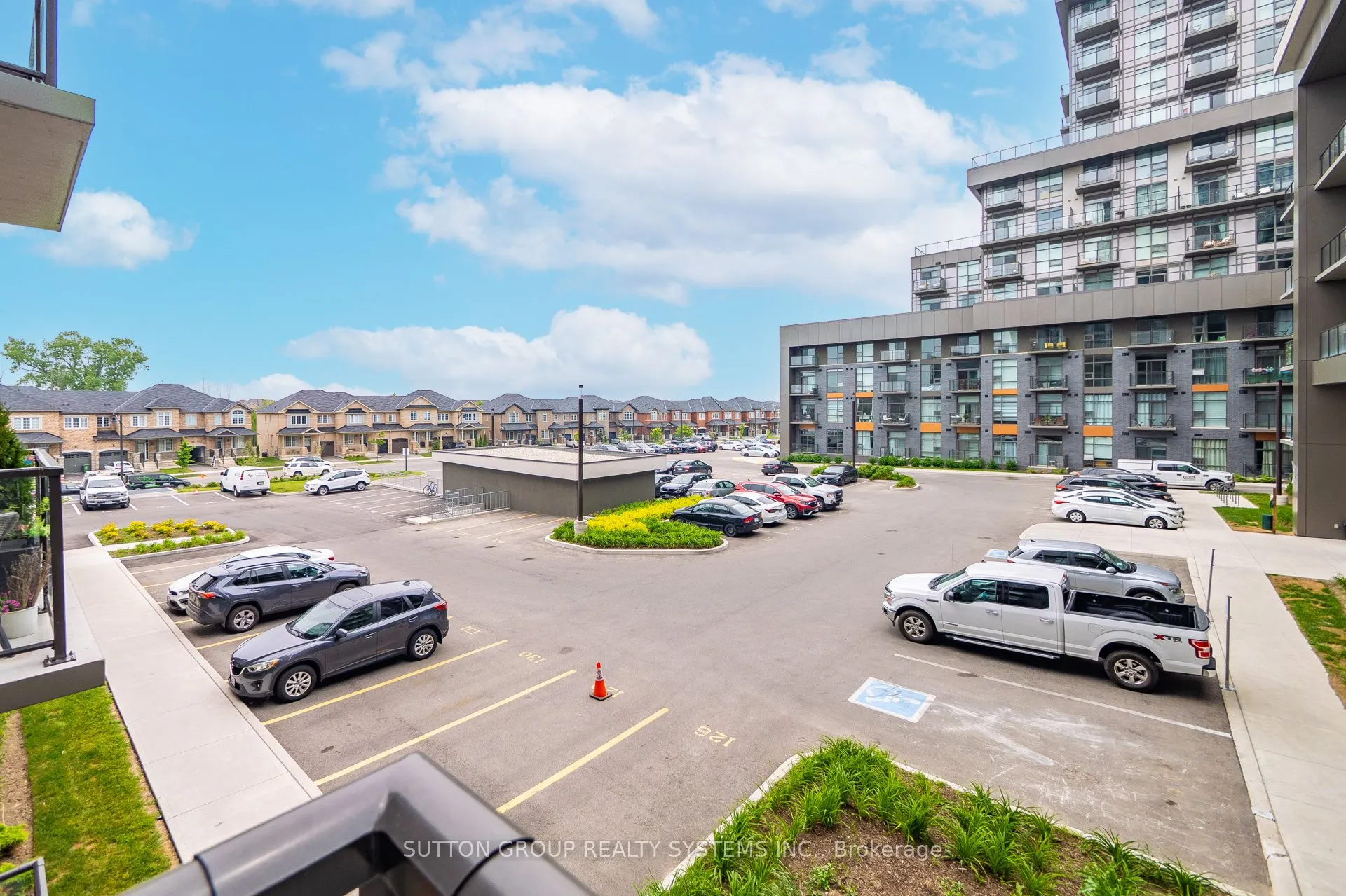 460 Dundas Street E, #231