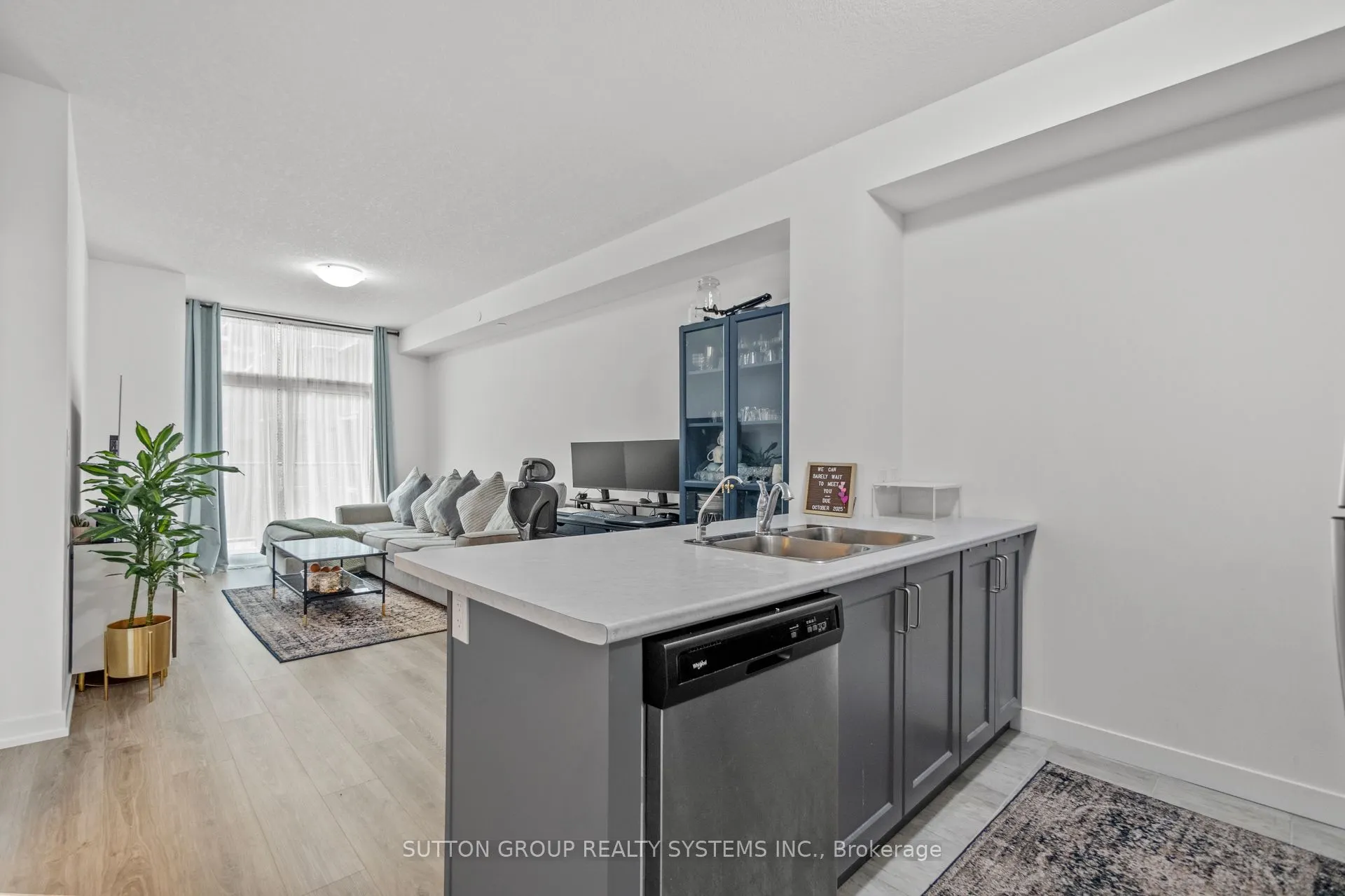 460 Dundas Street E, #231
