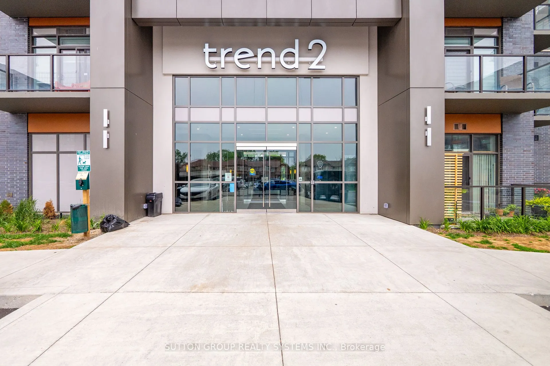 460 Dundas Street E, #231